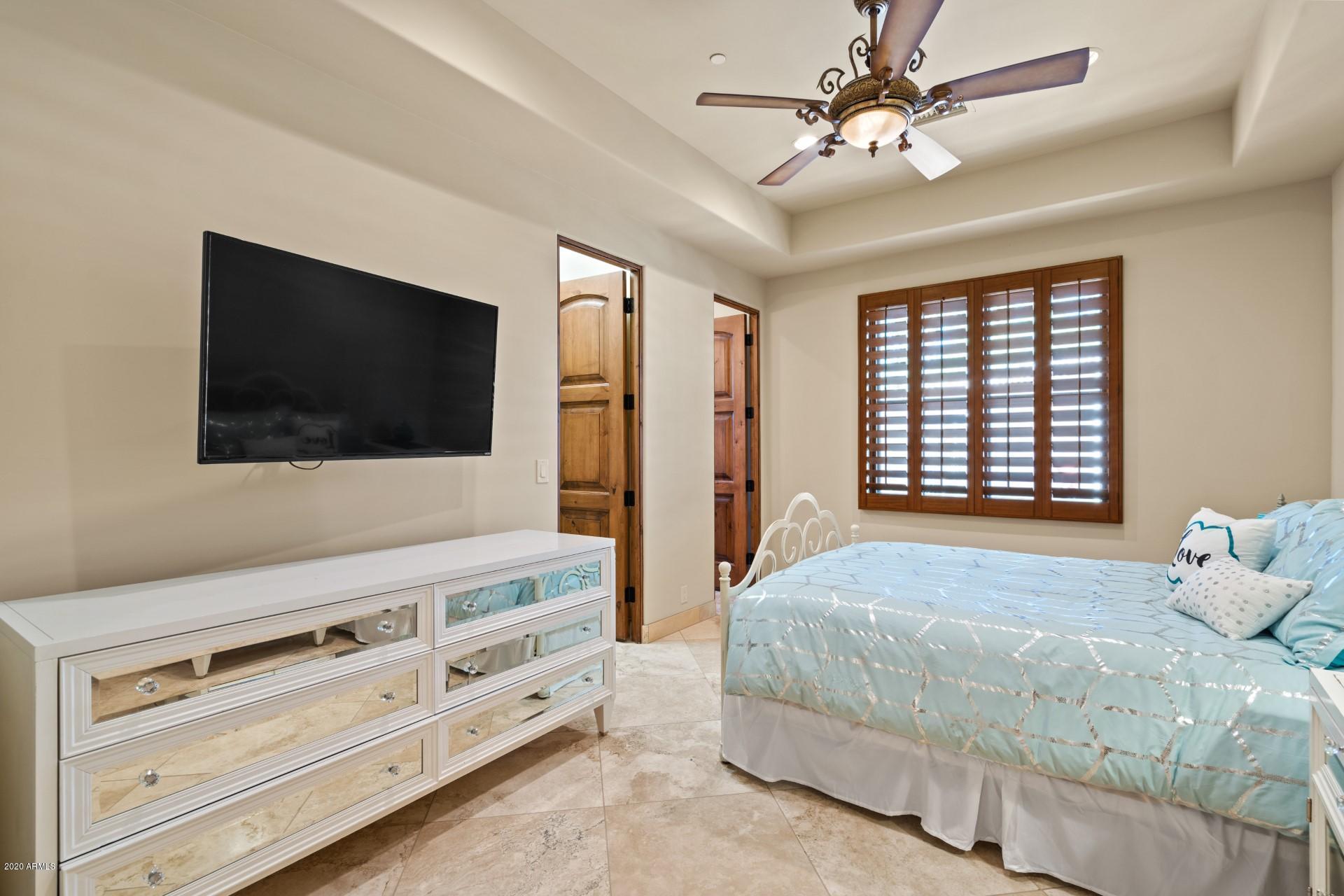 CAMELBACK COUNTRY CLUB ESTATES - Residential