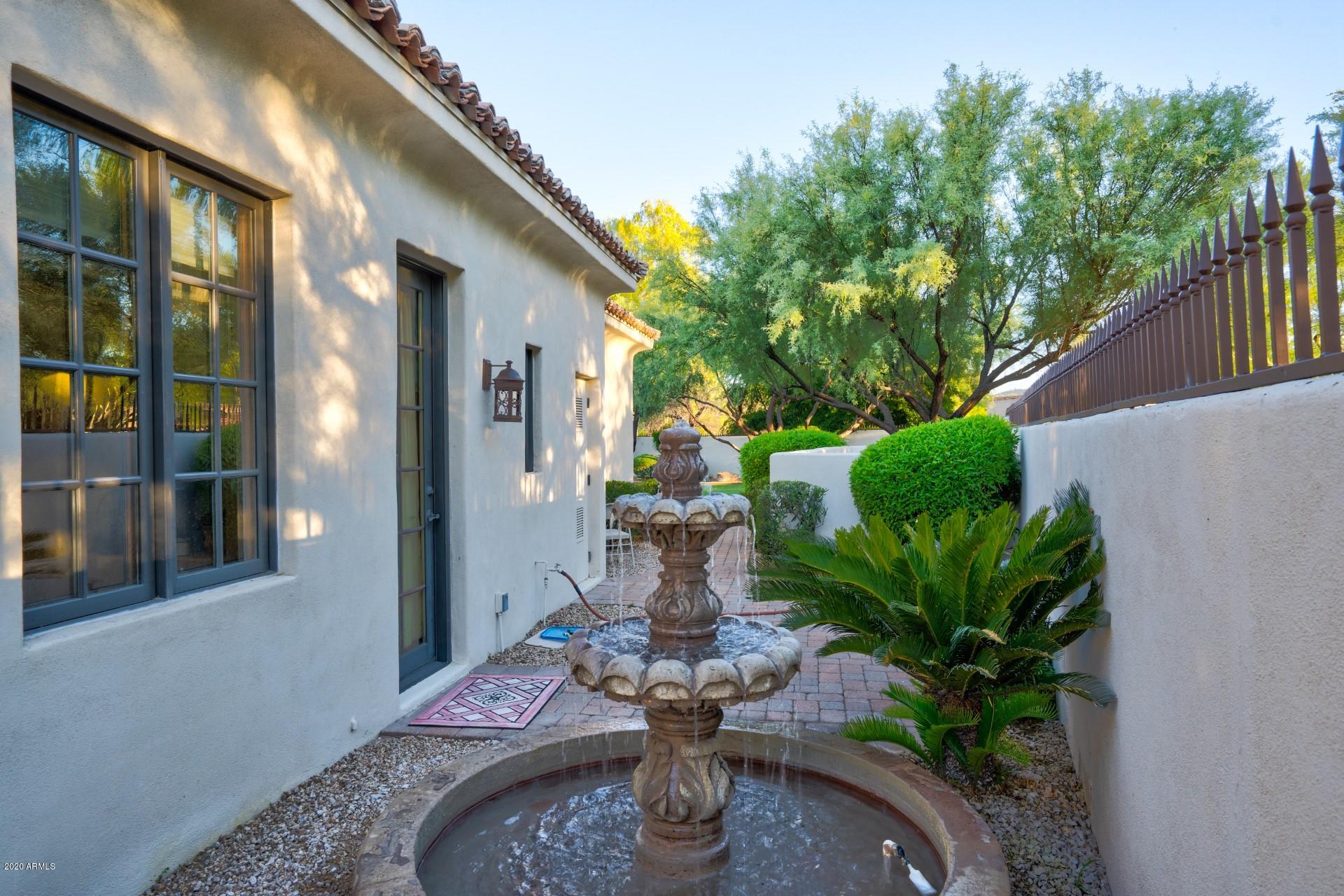 CAMELBACK COUNTRY CLUB ESTATES - Residential
