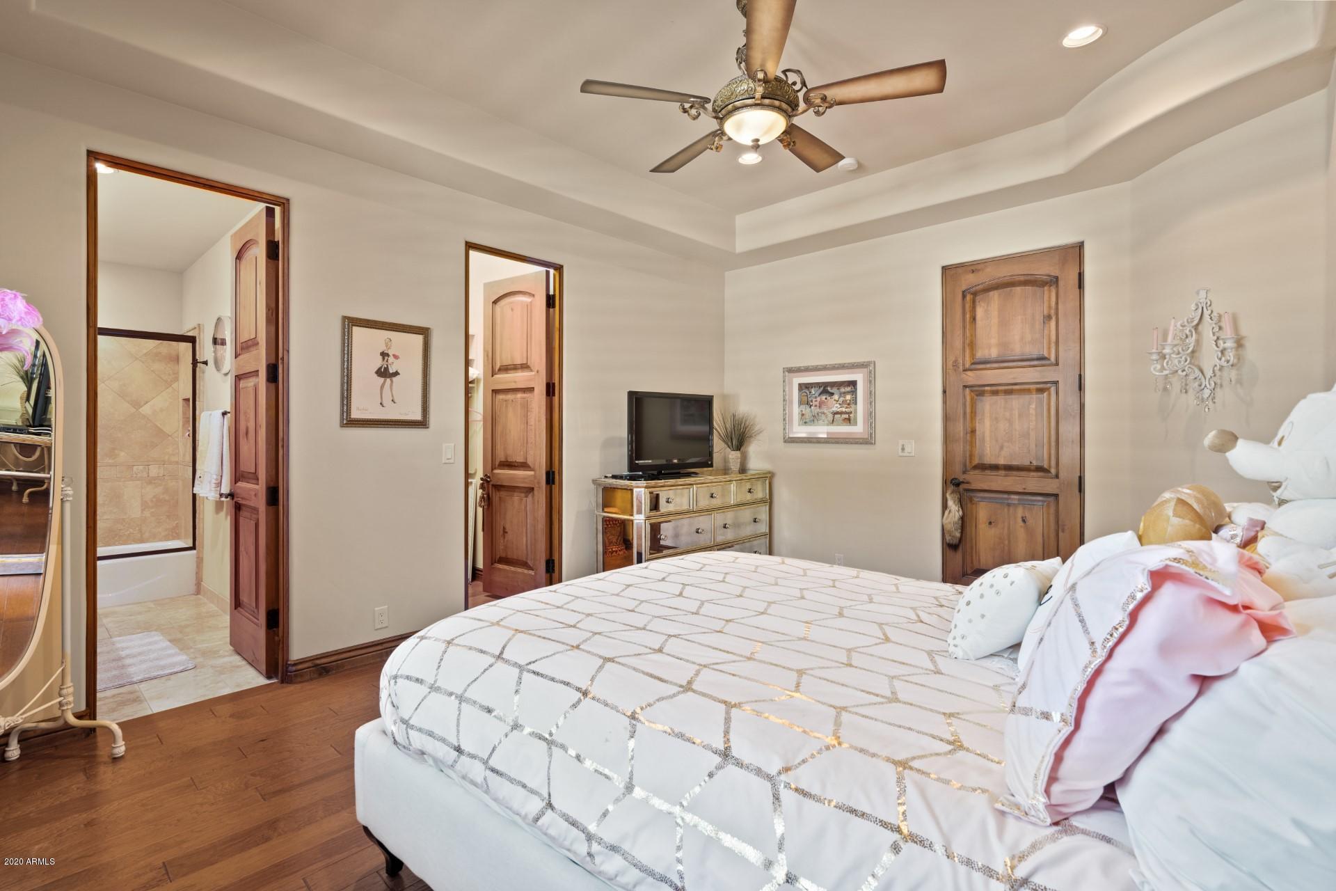 CAMELBACK COUNTRY CLUB ESTATES - Residential