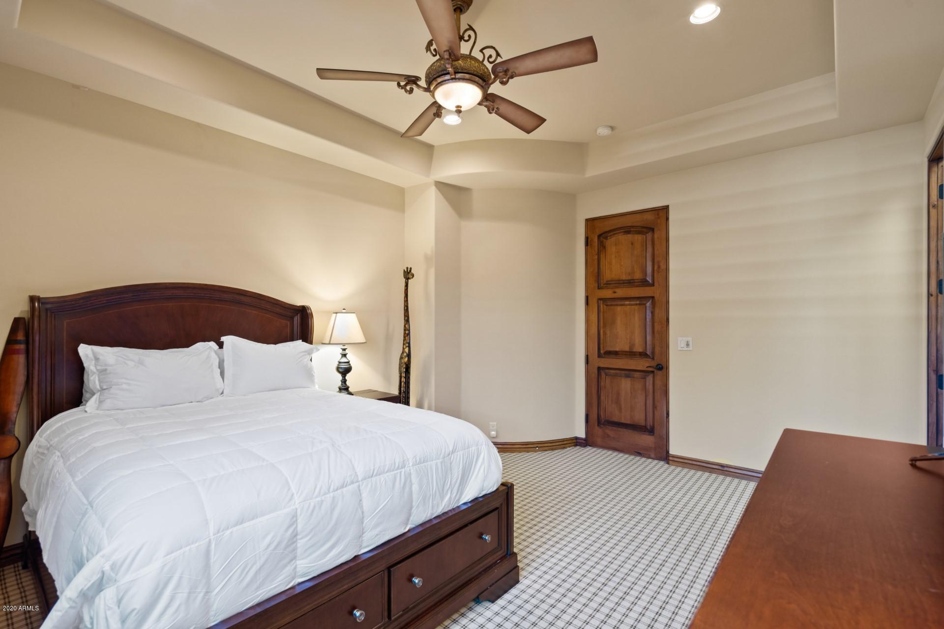 CAMELBACK COUNTRY CLUB ESTATES - Residential