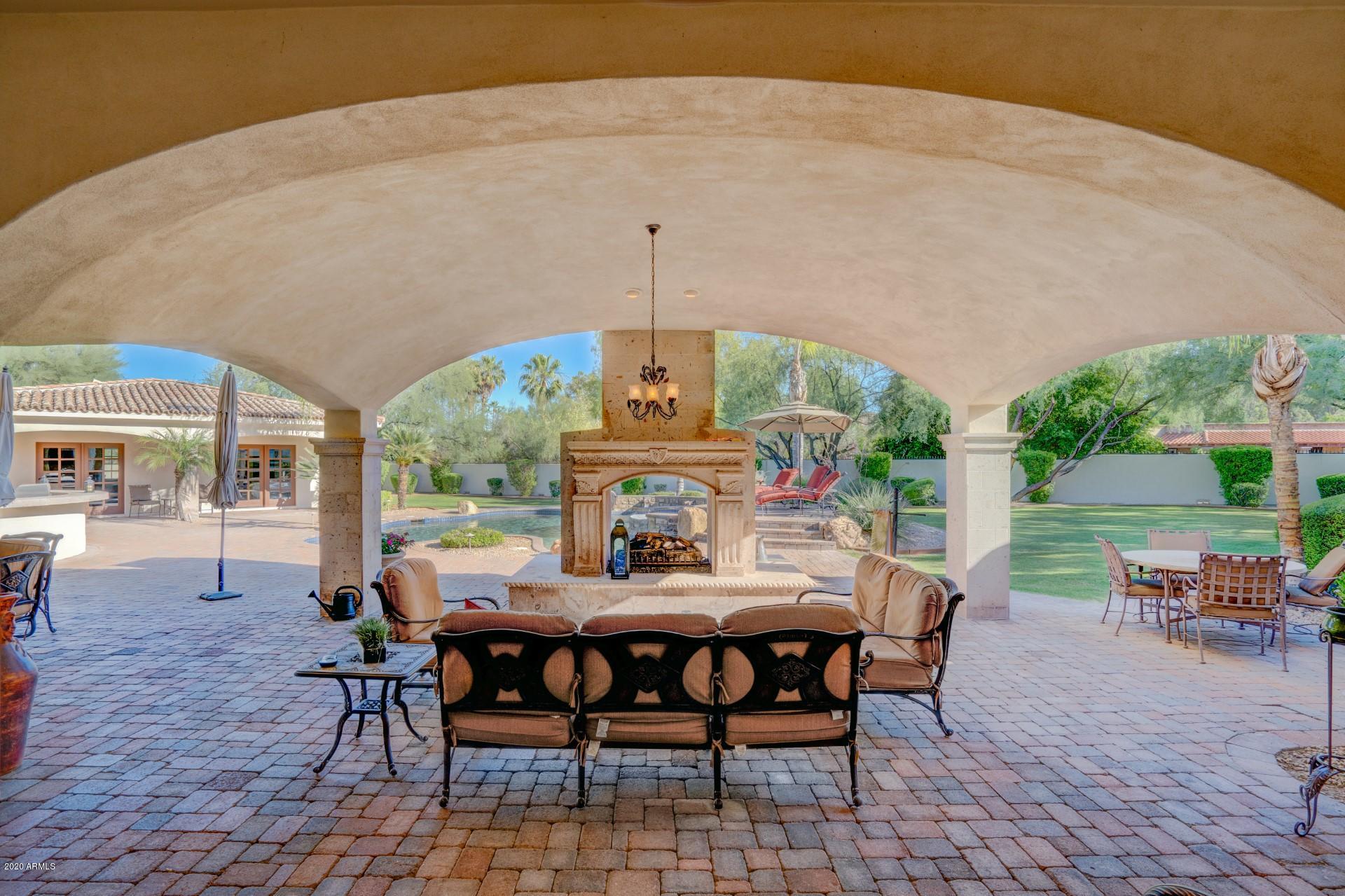 CAMELBACK COUNTRY CLUB ESTATES - Residential