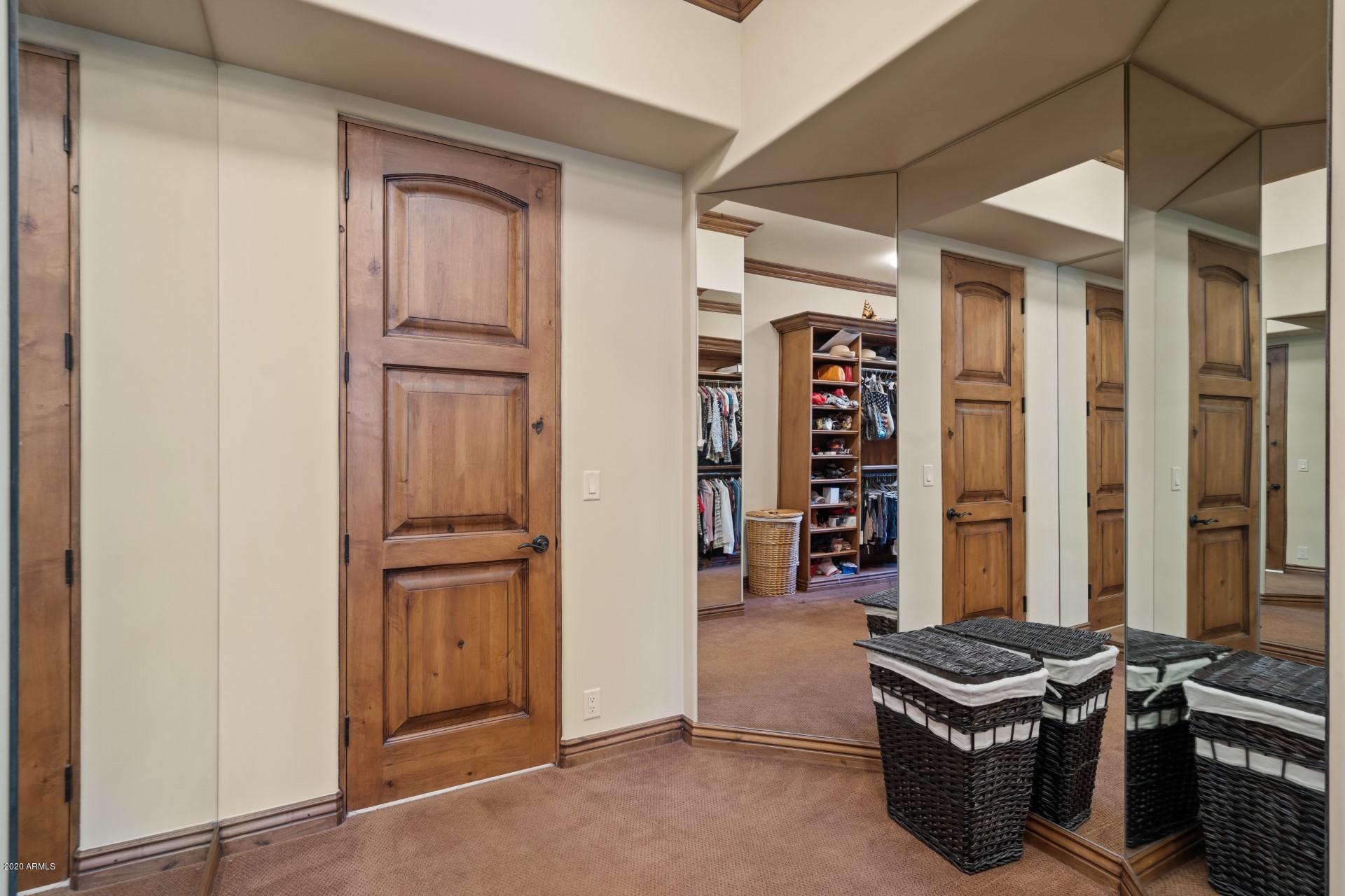 CAMELBACK COUNTRY CLUB ESTATES - Residential