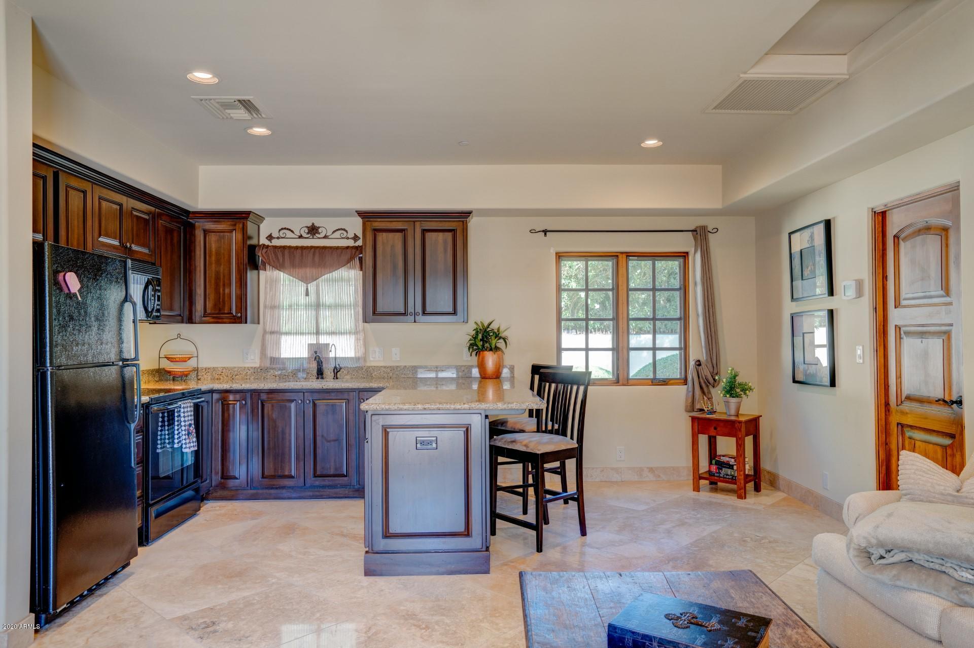 CAMELBACK COUNTRY CLUB ESTATES - Residential
