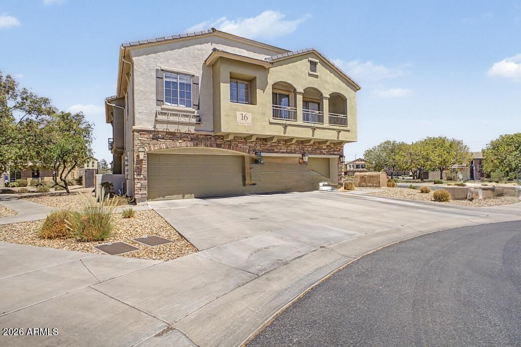 CANYON TRAILS COURTHOMES CONDOMINIUM - Residential