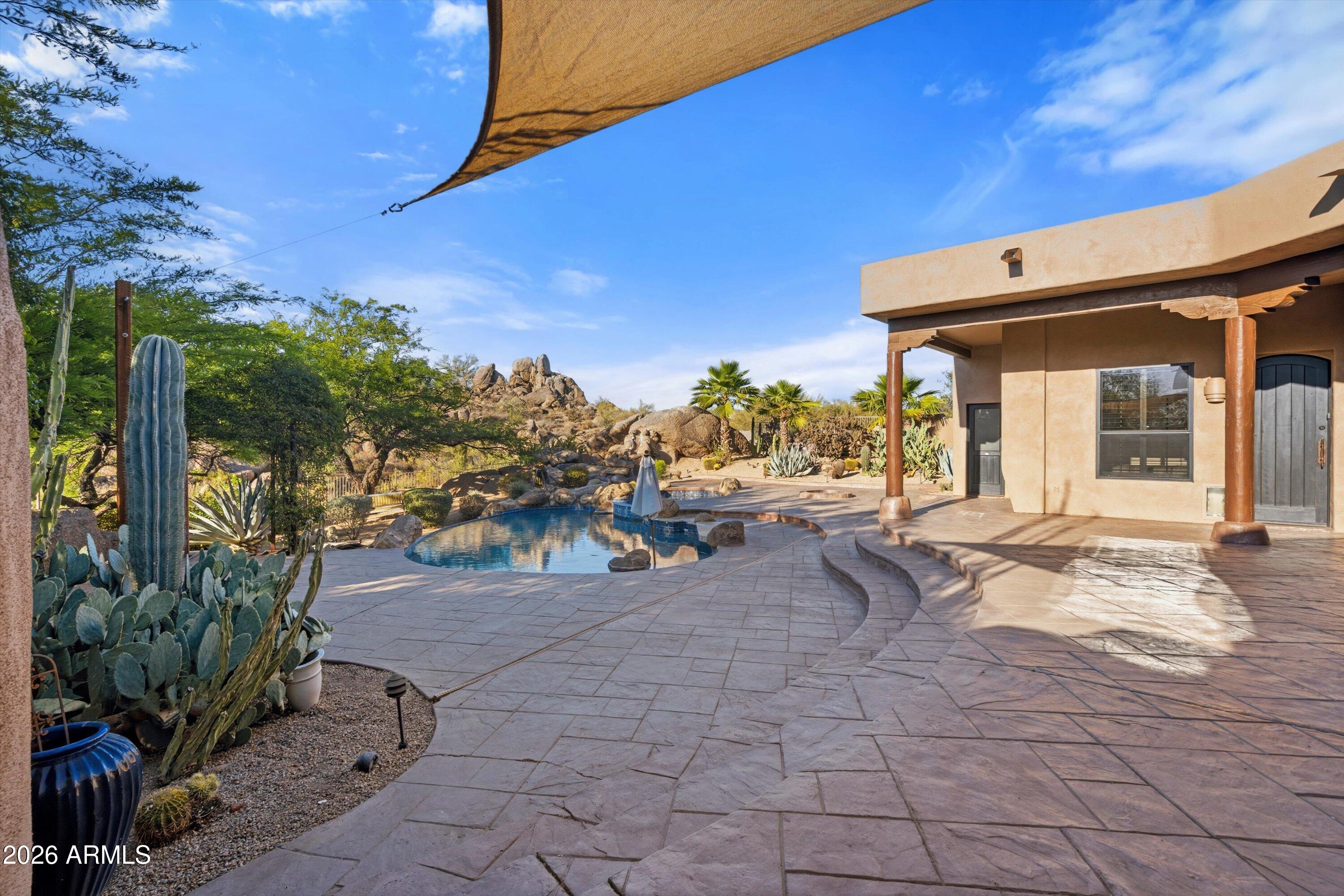 CAREFREE HILLS - Residential