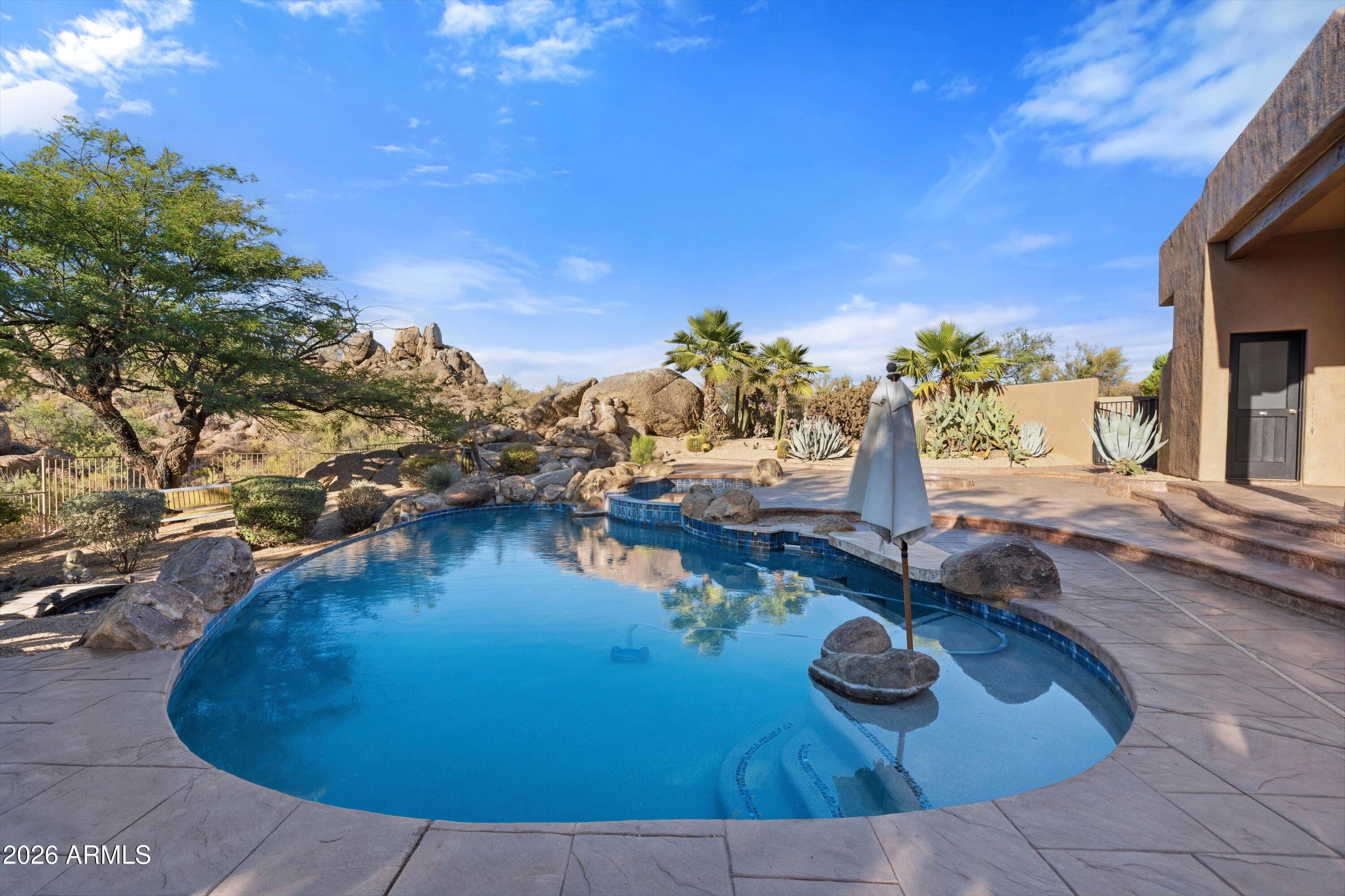 CAREFREE HILLS - Residential
