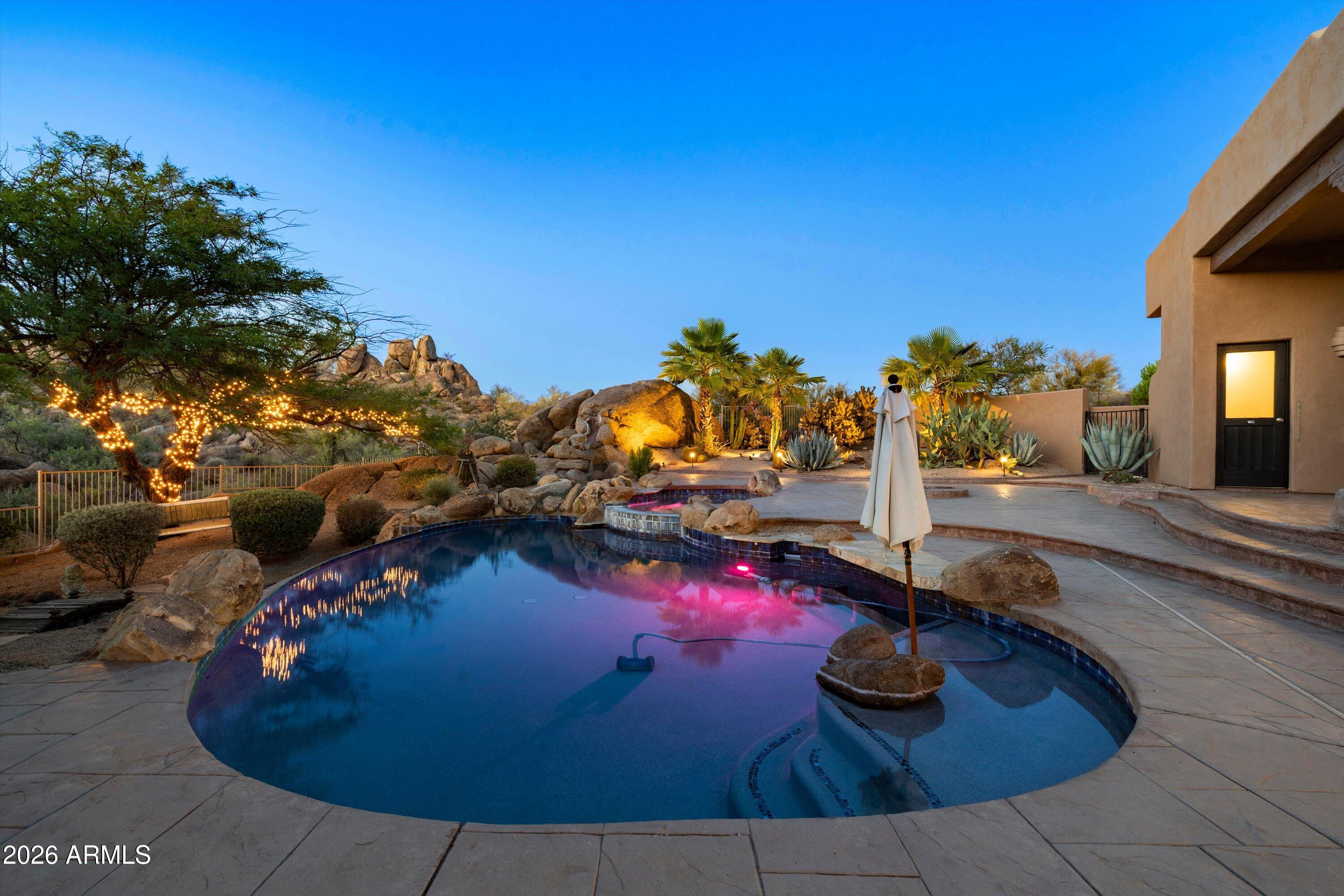 CAREFREE HILLS - Residential