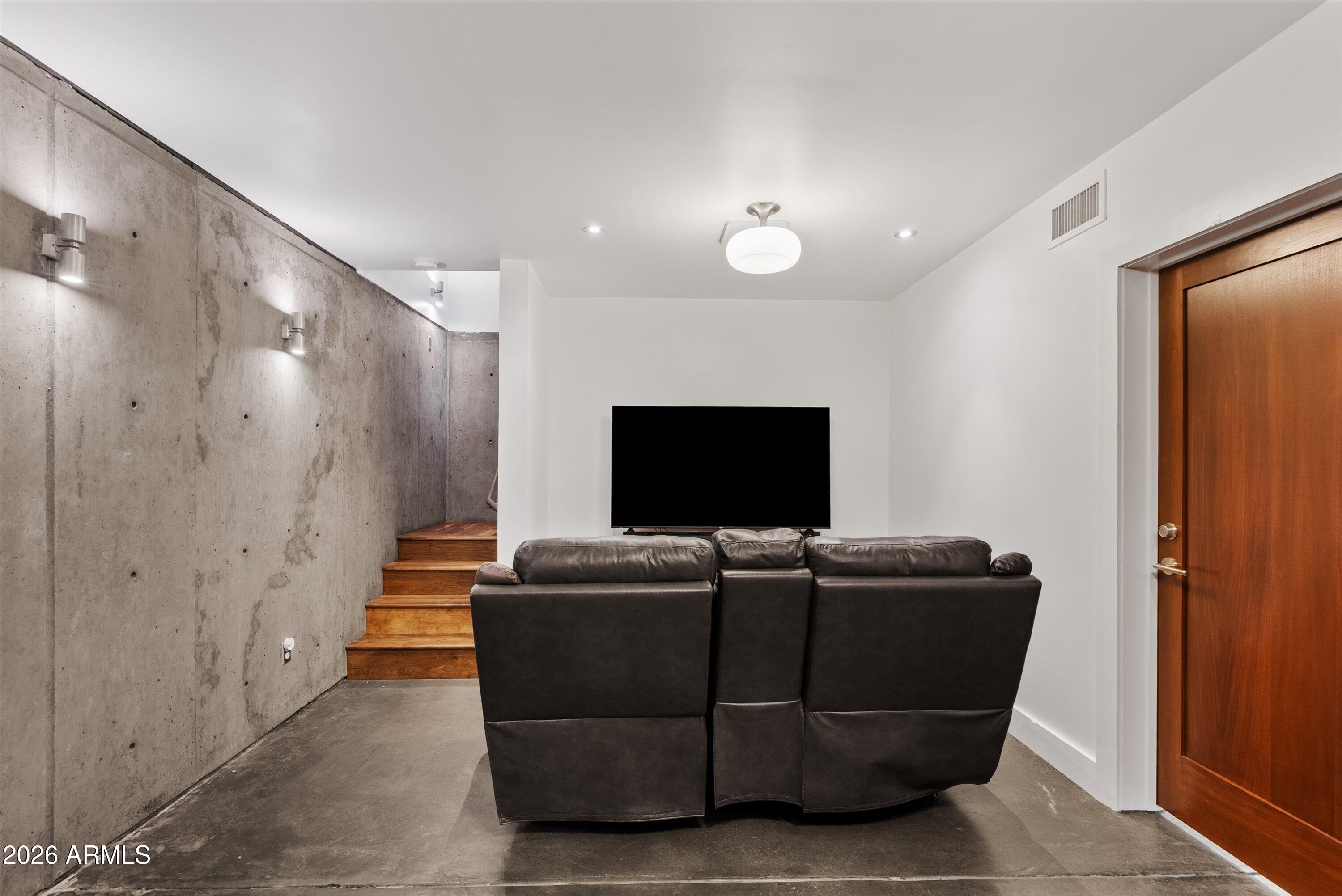 LOS OLIVOS HEIGHTS - Residential