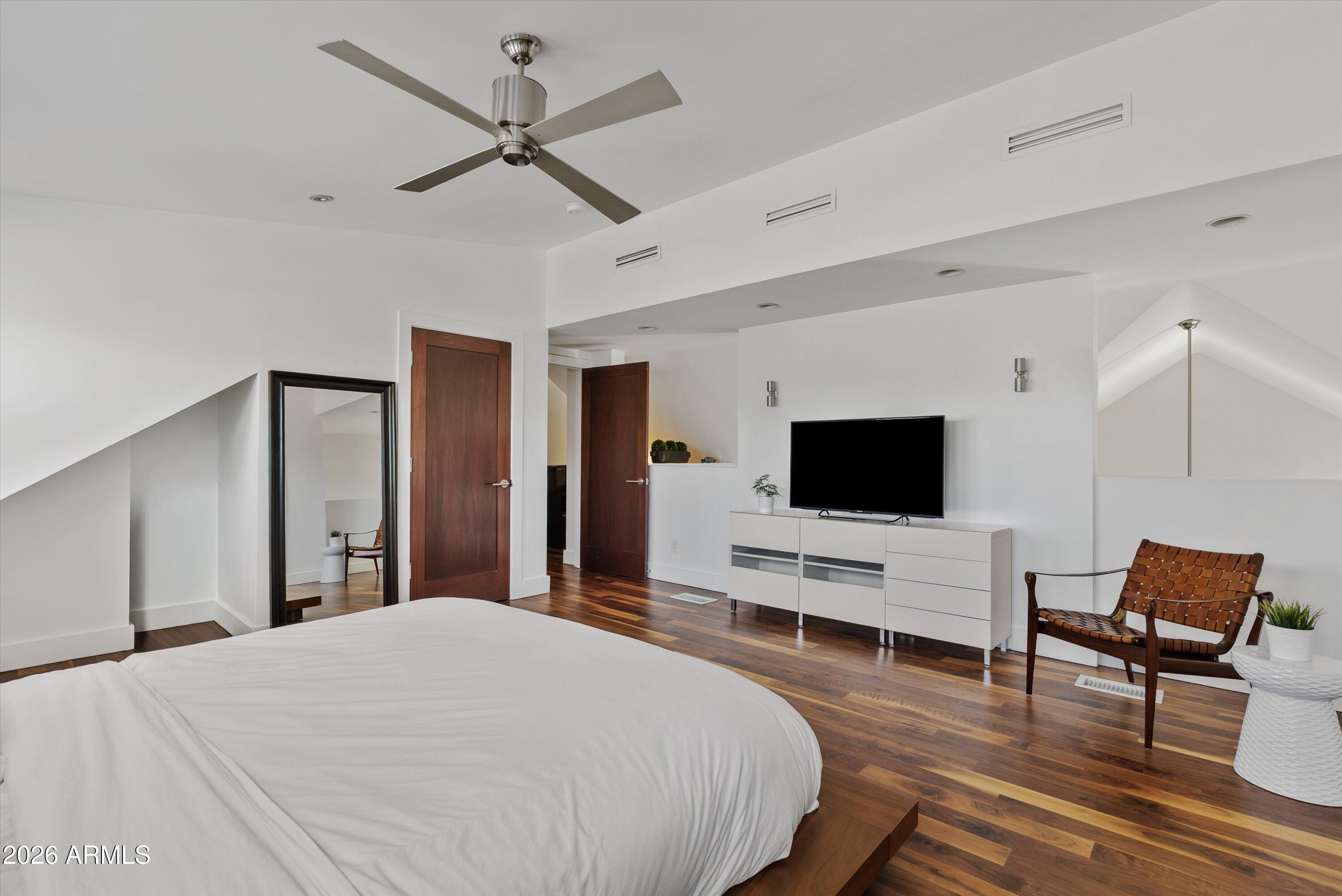 LOS OLIVOS HEIGHTS - Residential