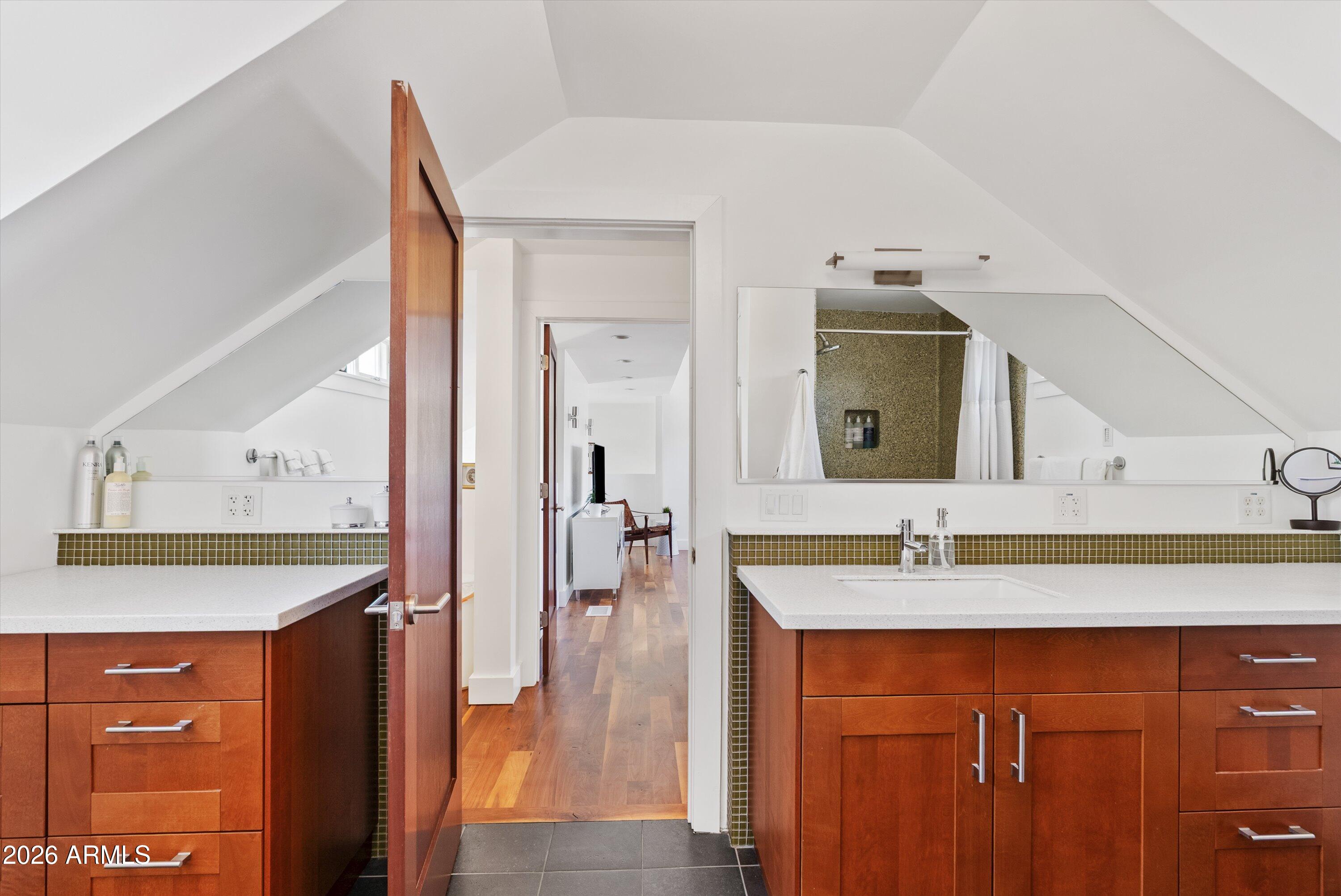 LOS OLIVOS HEIGHTS - Residential