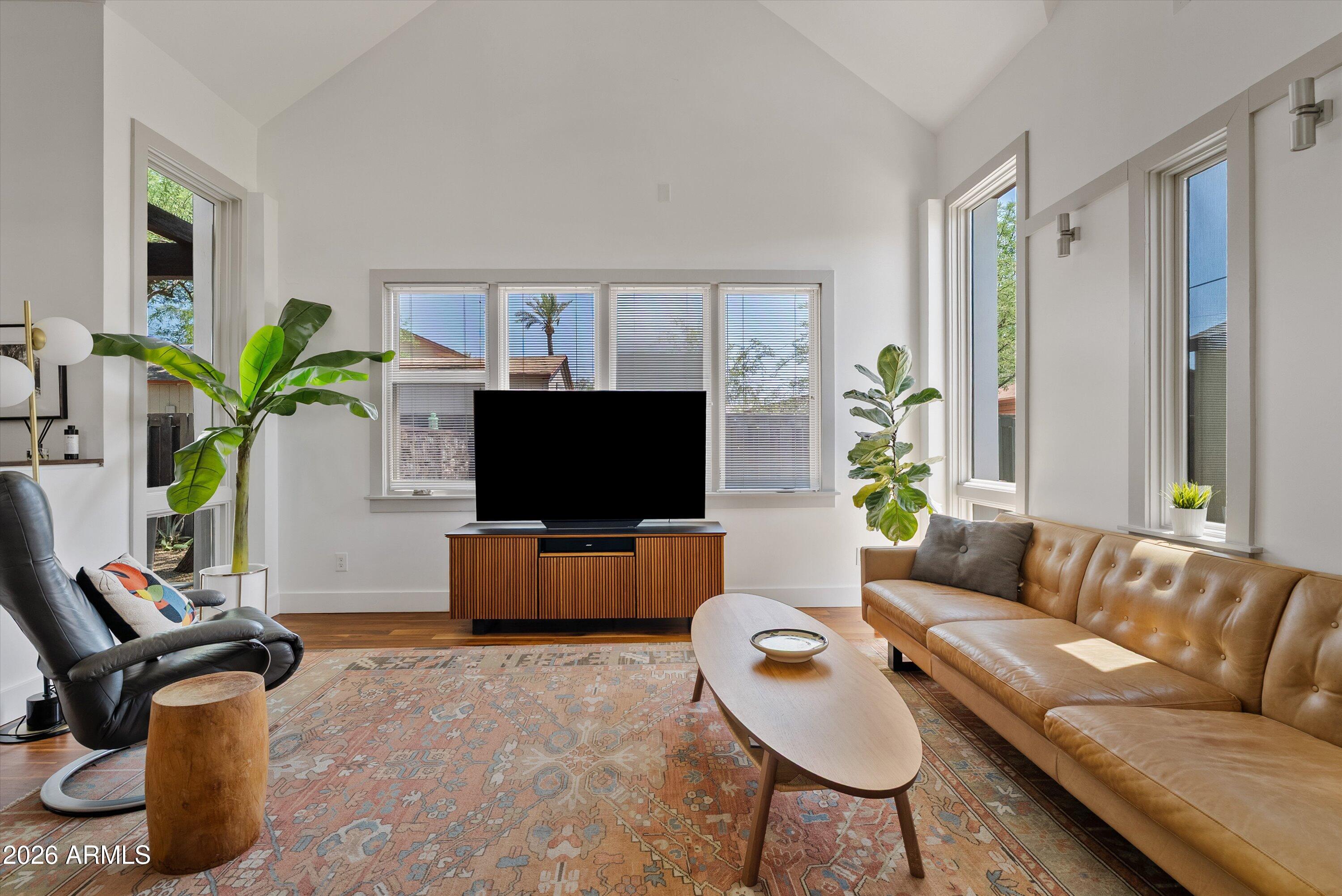 LOS OLIVOS HEIGHTS - Residential