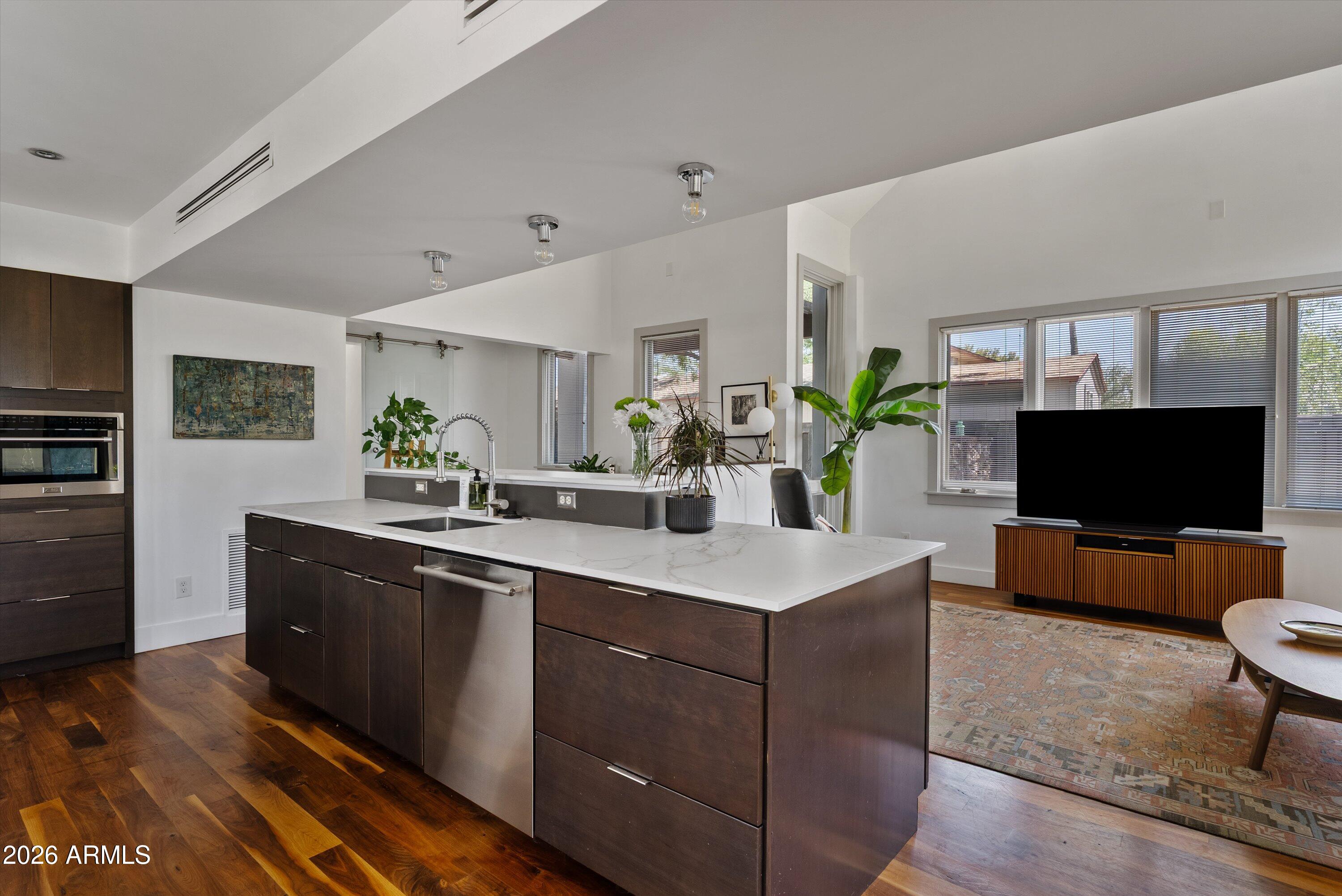 LOS OLIVOS HEIGHTS - Residential
