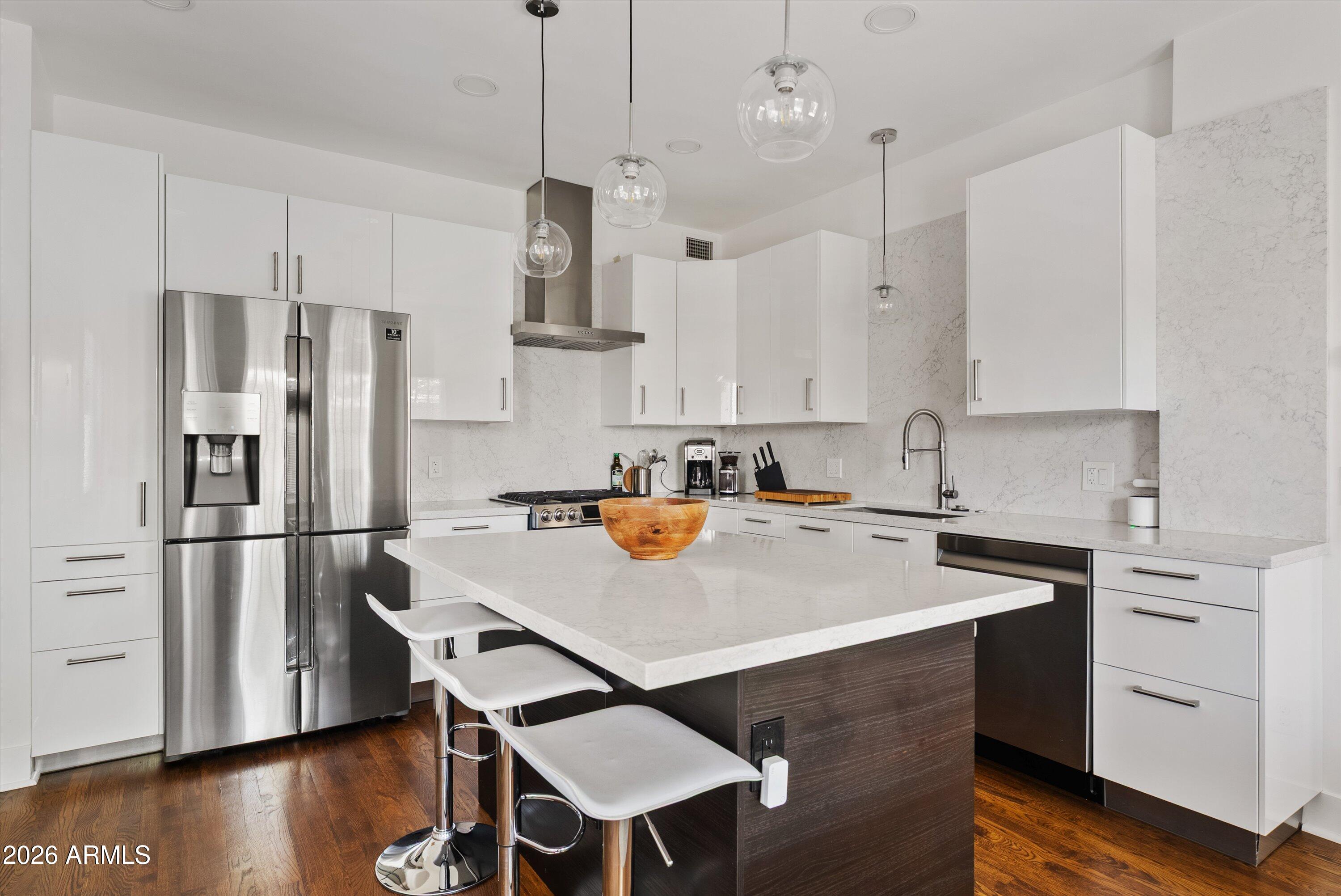 LOS OLIVOS HEIGHTS - Residential
