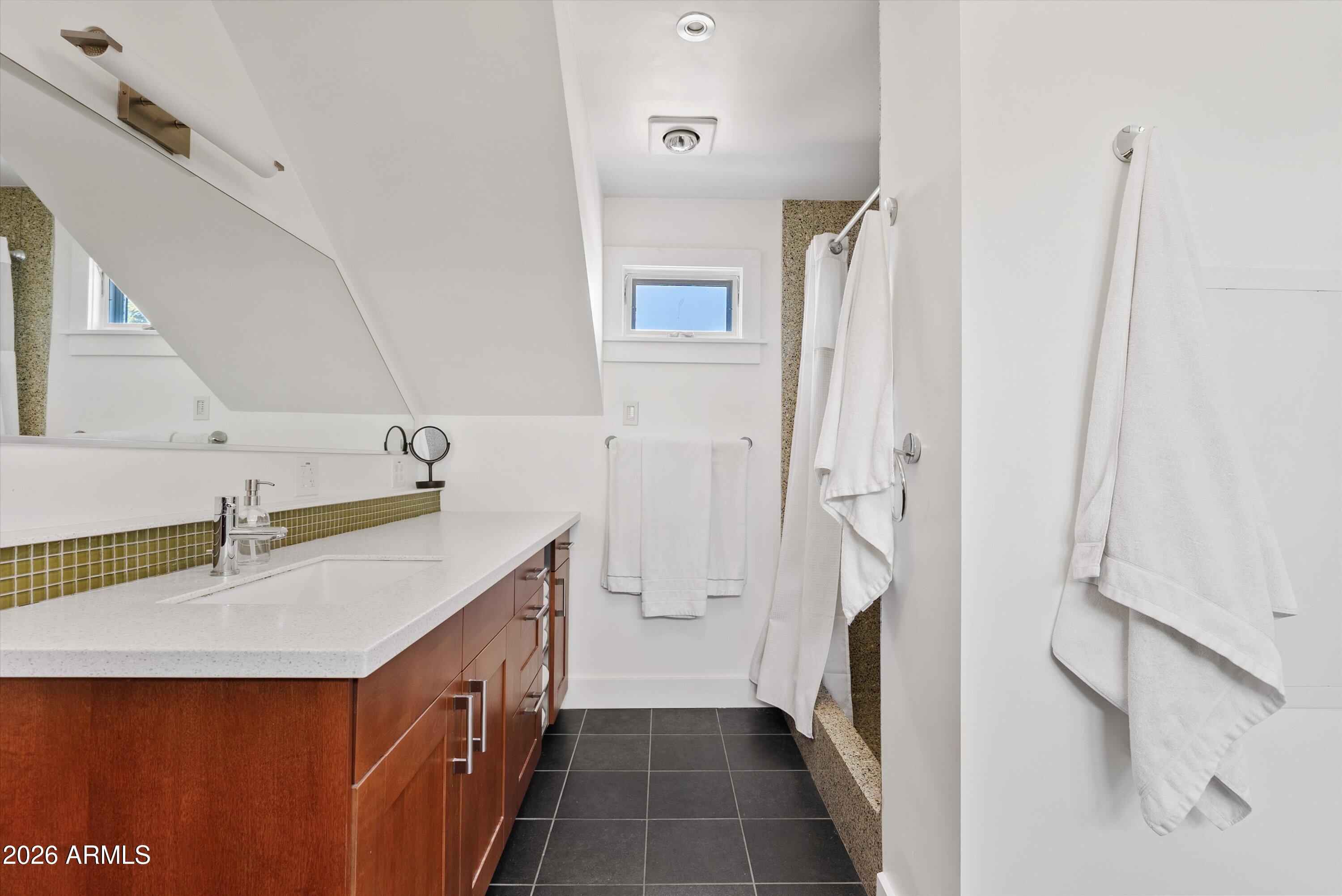 LOS OLIVOS HEIGHTS - Residential