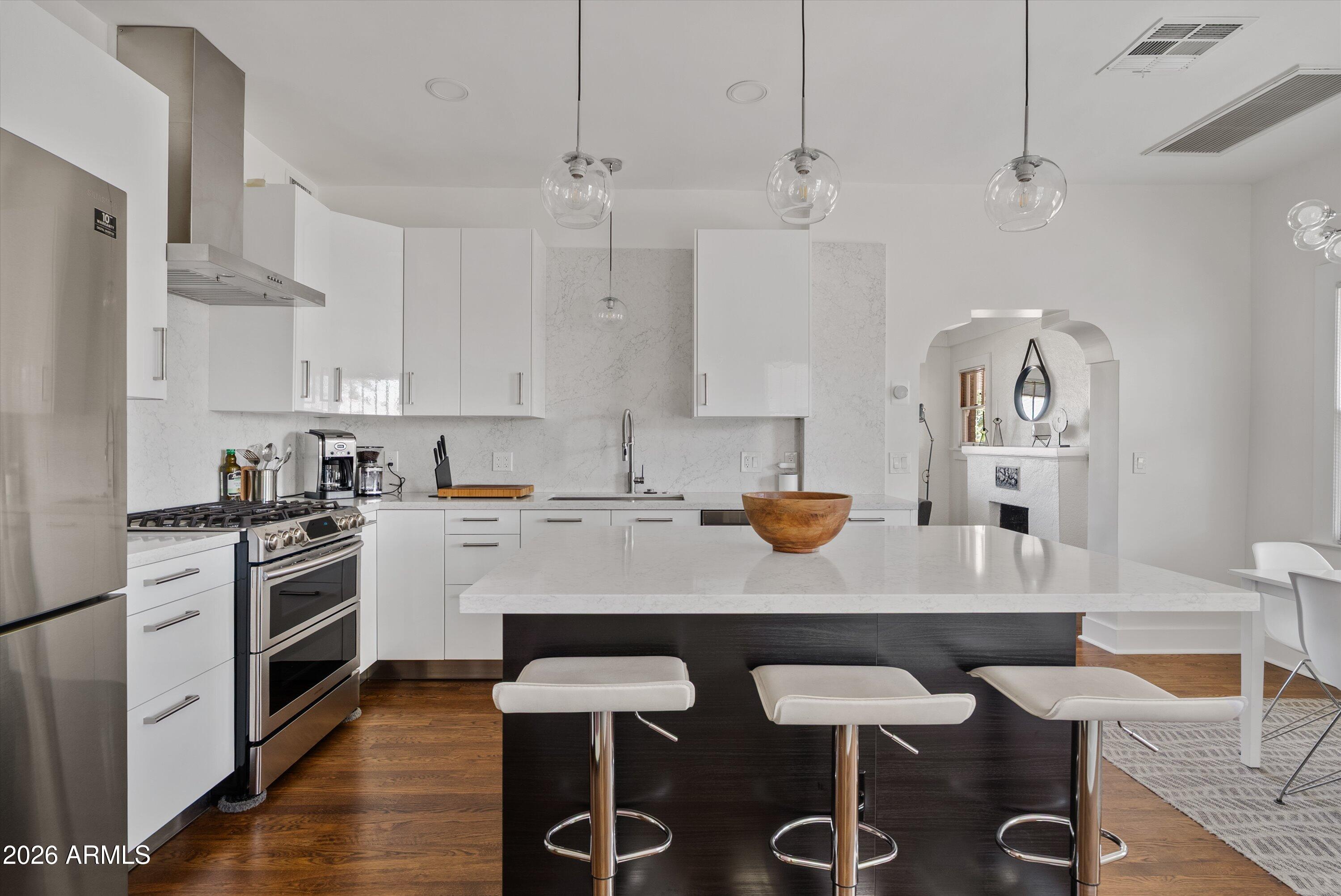 LOS OLIVOS HEIGHTS - Residential