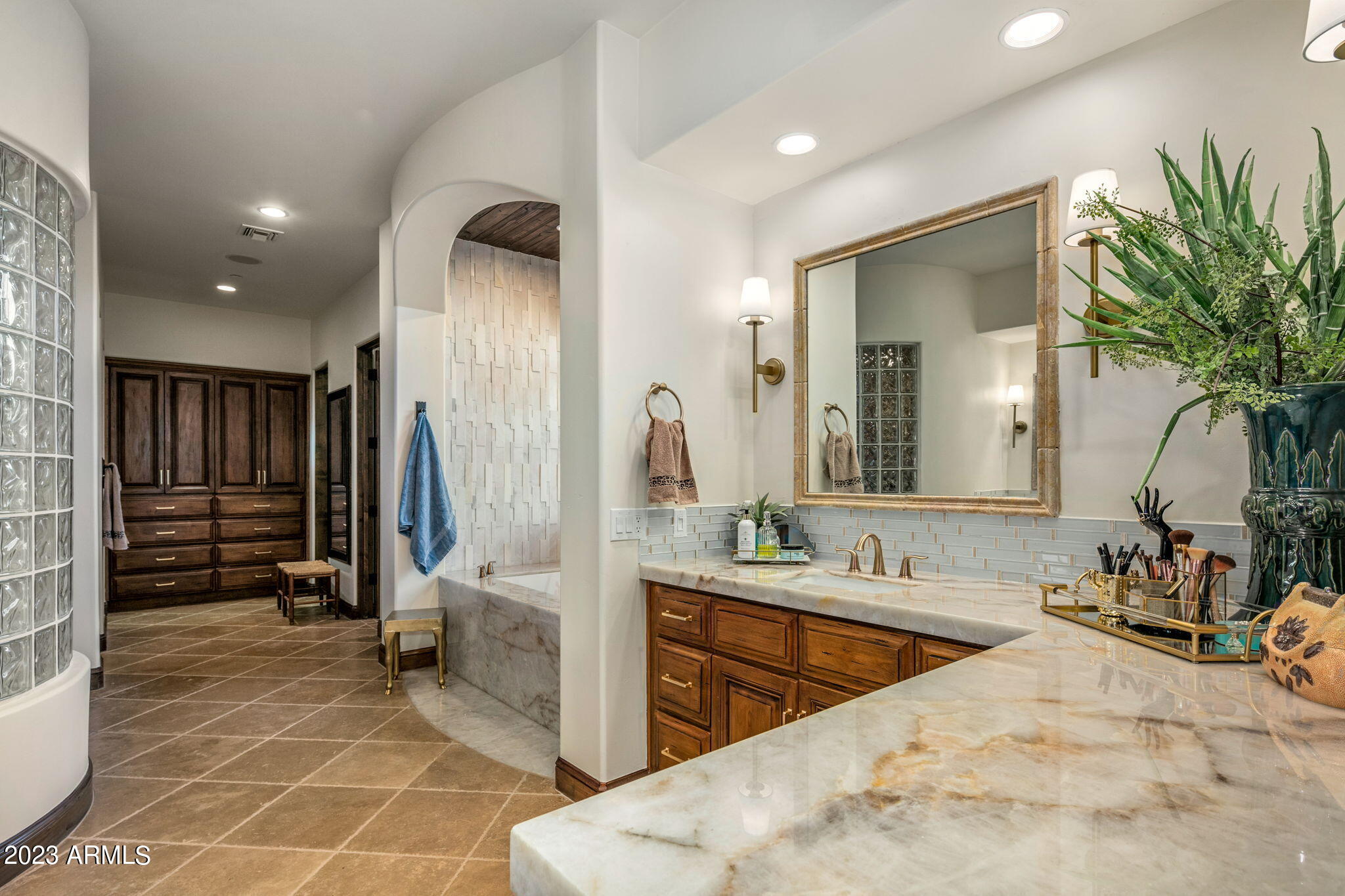 Mirabel Club - Residential