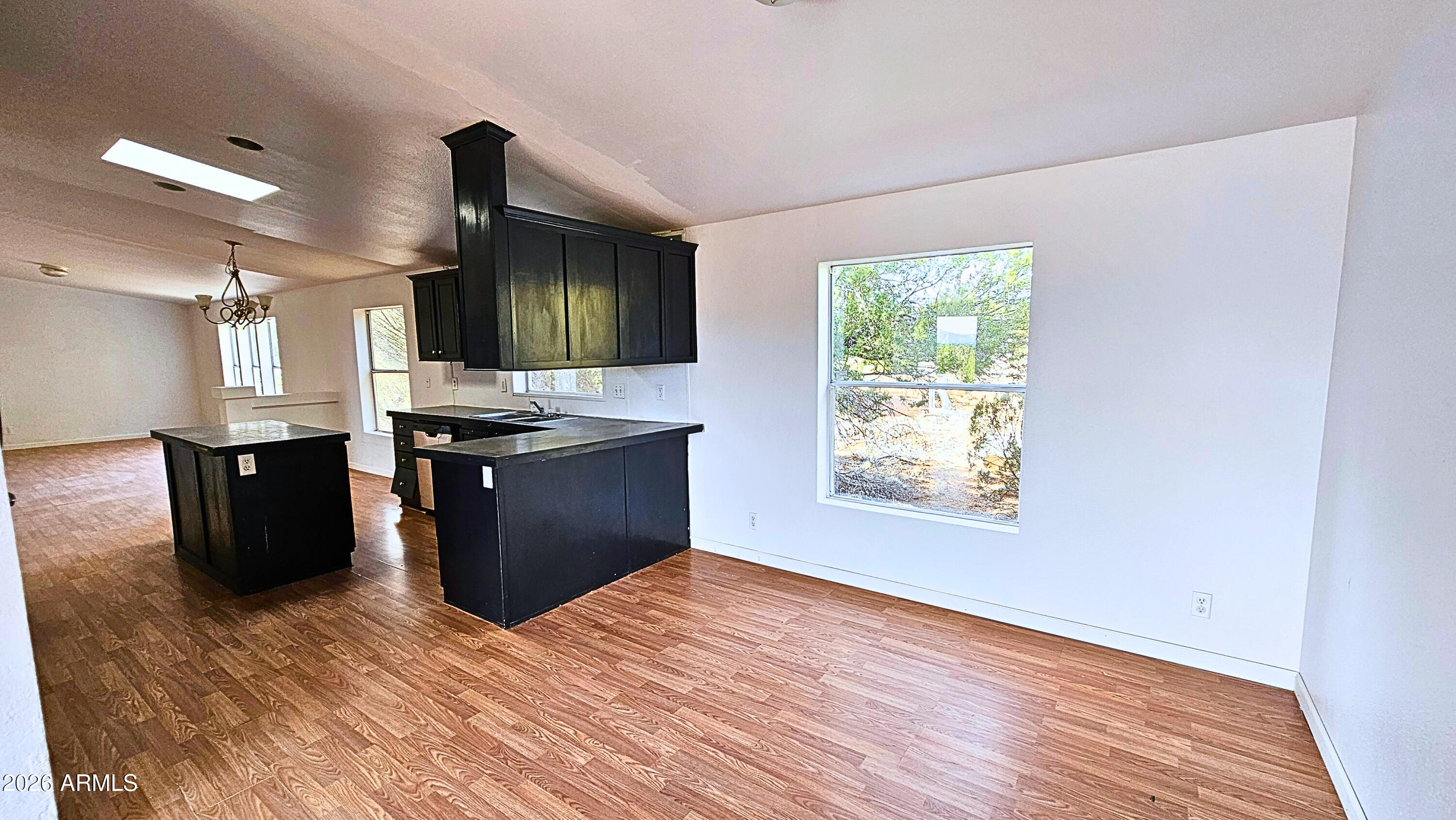 WHITE MOUNTAIN PARADISE - Residential
