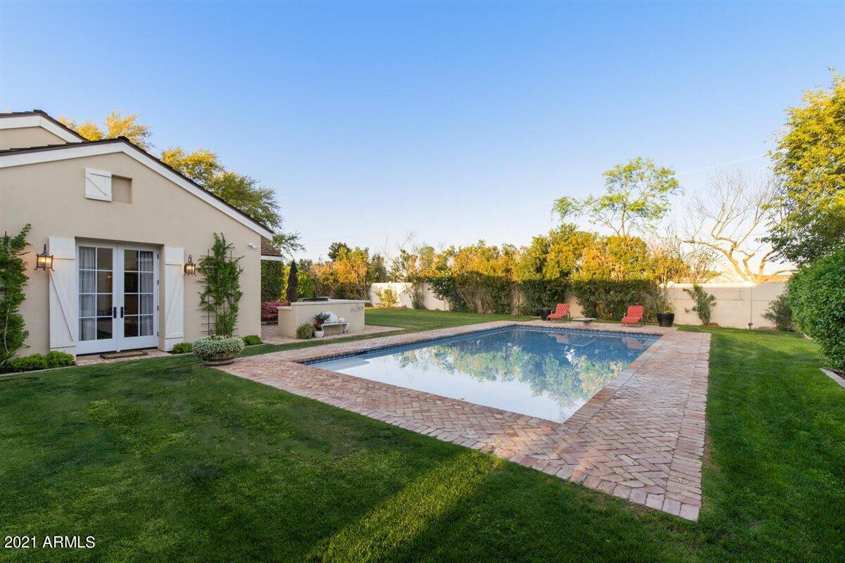 CASA BLANCA ESTATES LOT 20-37 & TR A - Residential