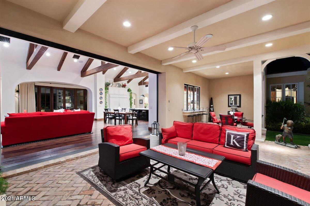 CASA BLANCA ESTATES LOT 20-37 & TR A - Residential