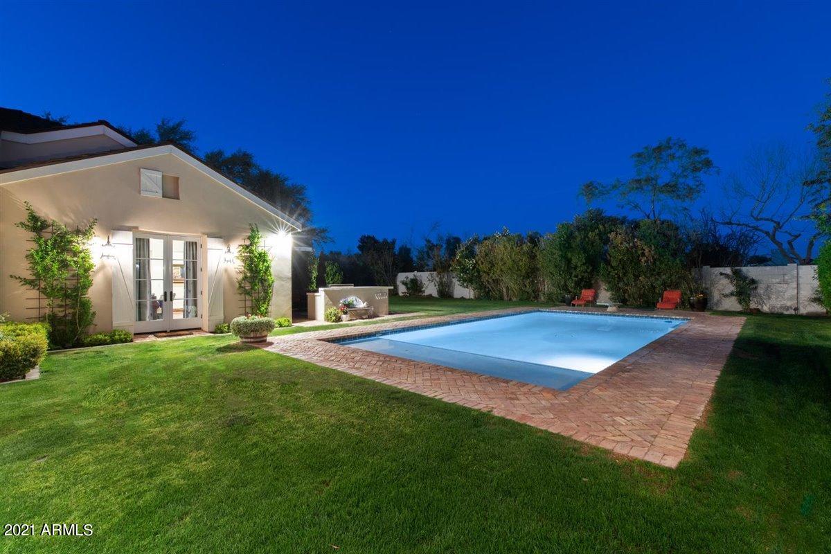 CASA BLANCA ESTATES LOT 20-37 & TR A - Residential