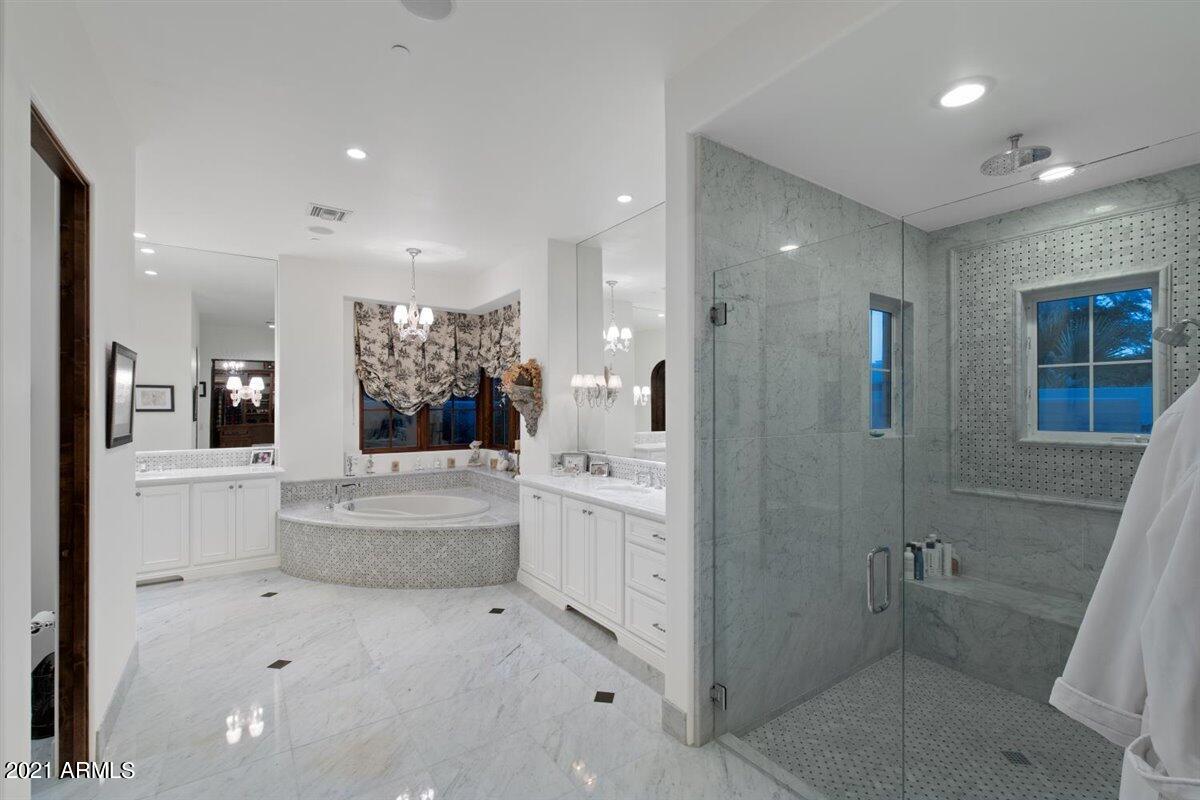 CASA BLANCA ESTATES LOT 20-37 & TR A - Residential