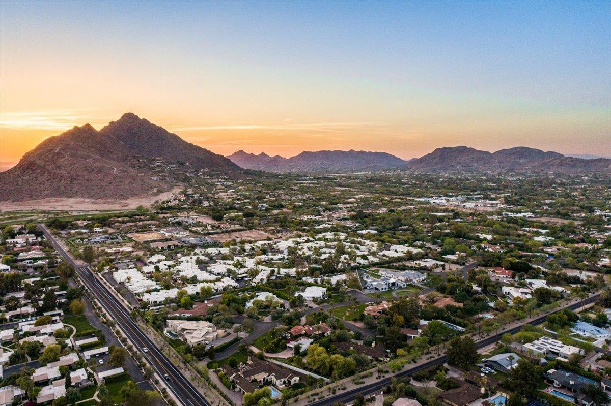 CASA BLANCA ESTATES LOT 20-37 & TR A - Residential