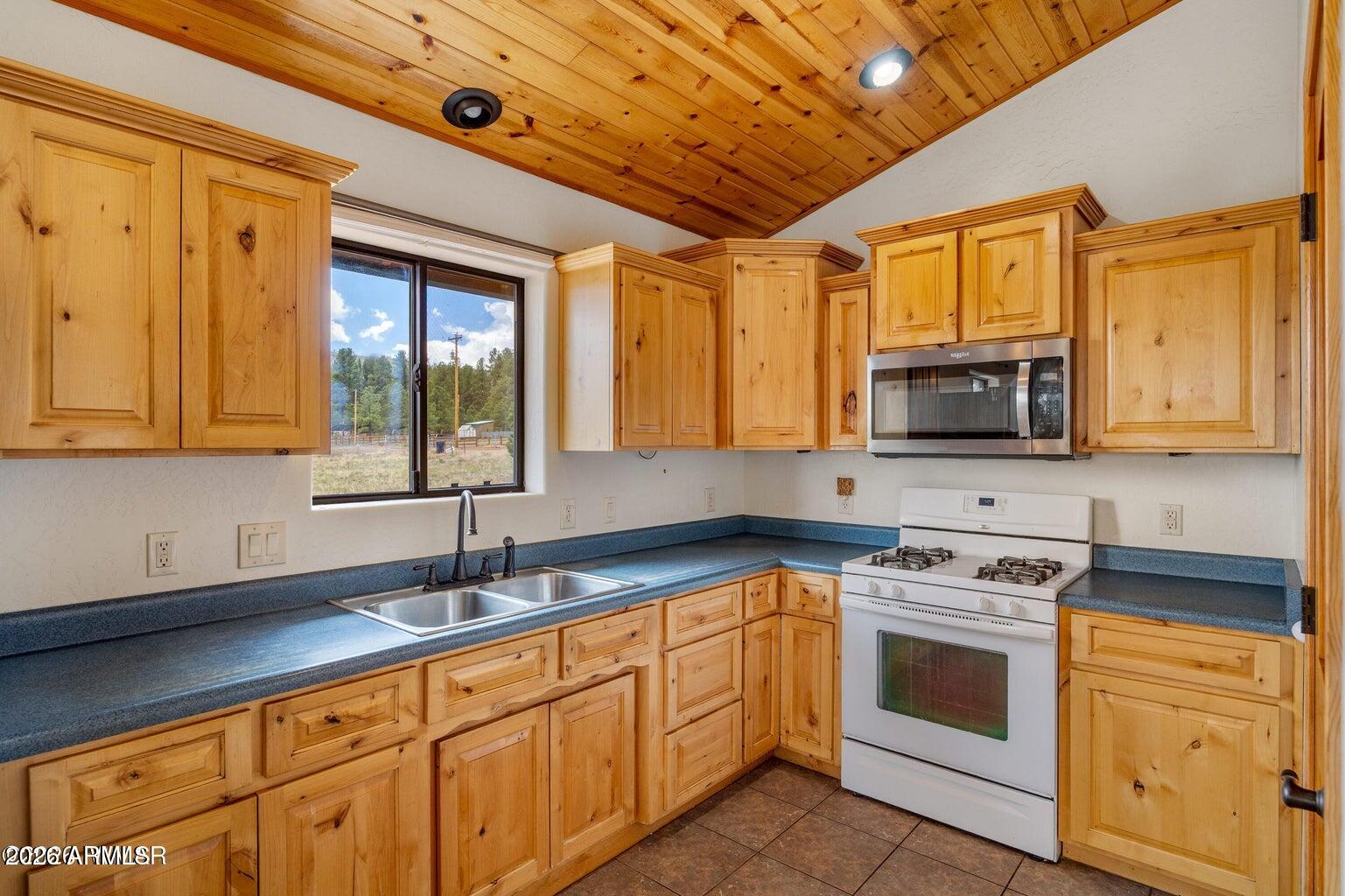 LUNA LAKE VILLAGE - Residential