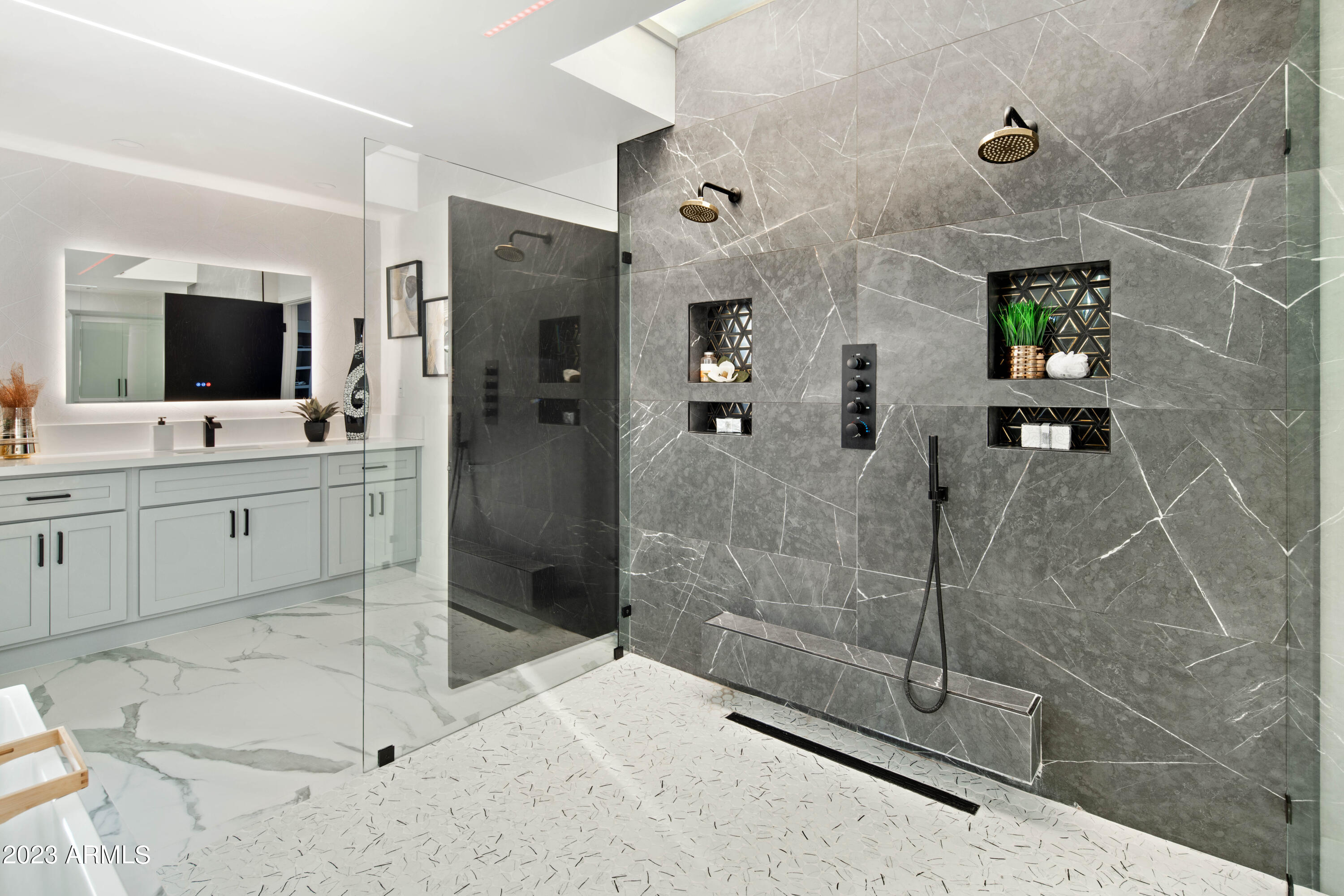 PALO OLIVO ESTATES - Residential