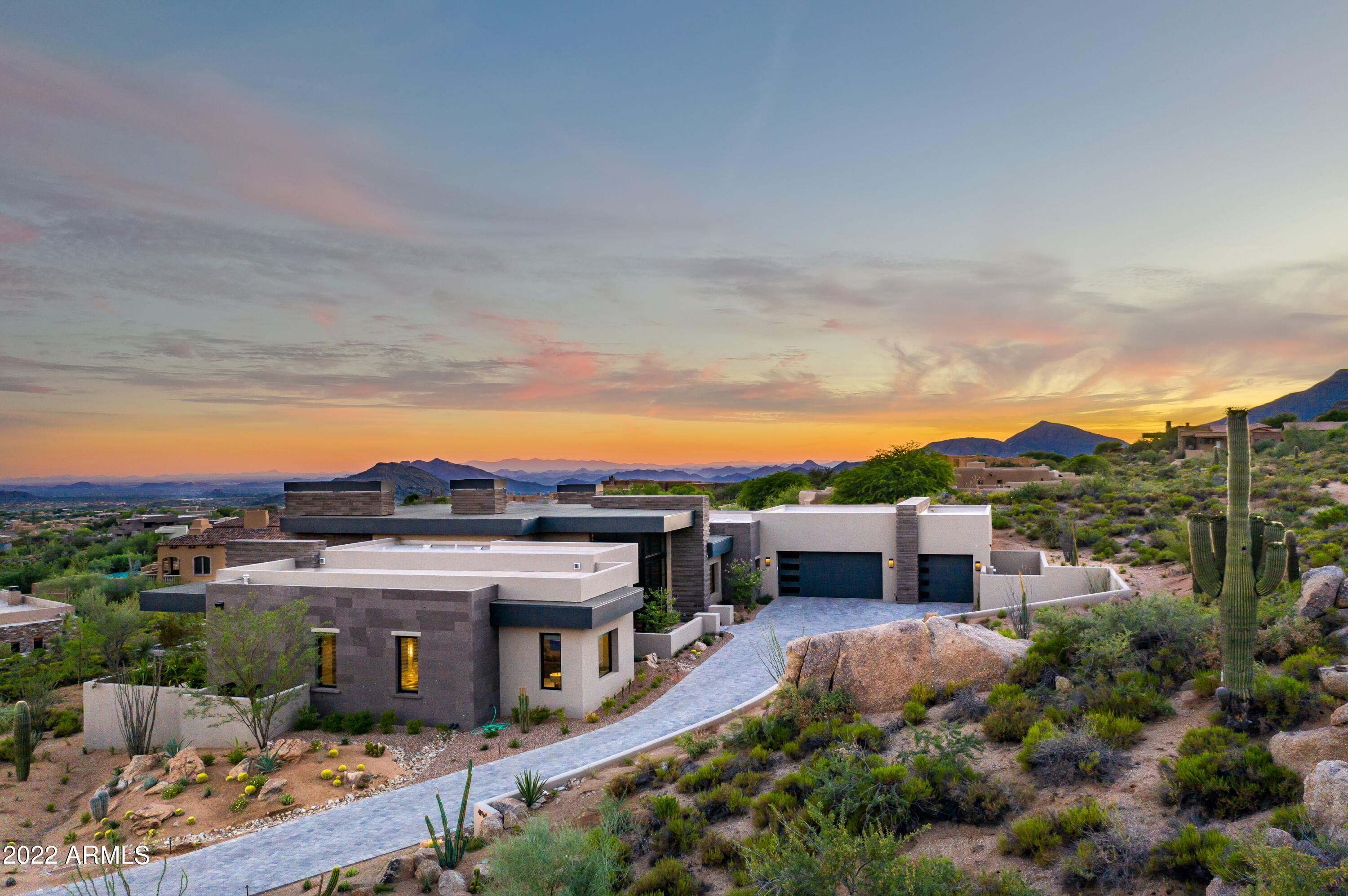 WHISPER ROCK - Residential