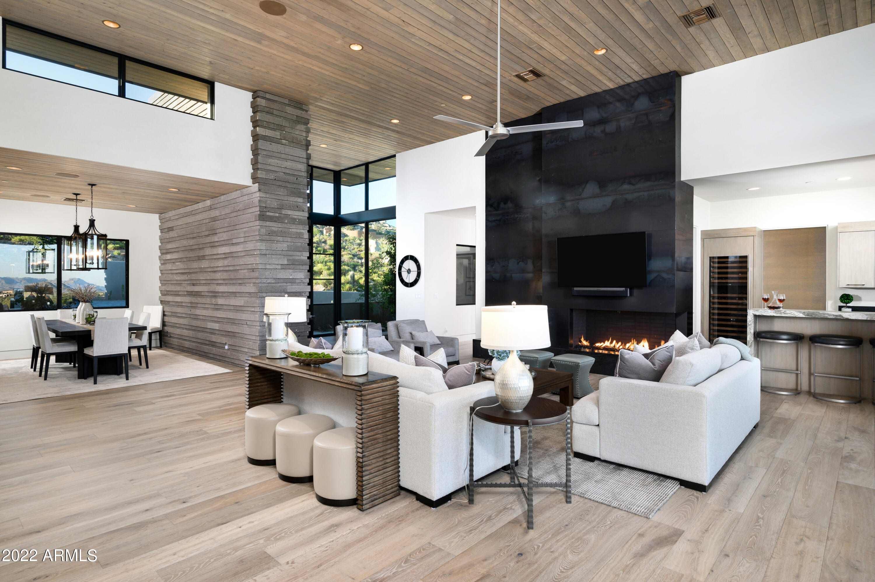 WHISPER ROCK - Residential