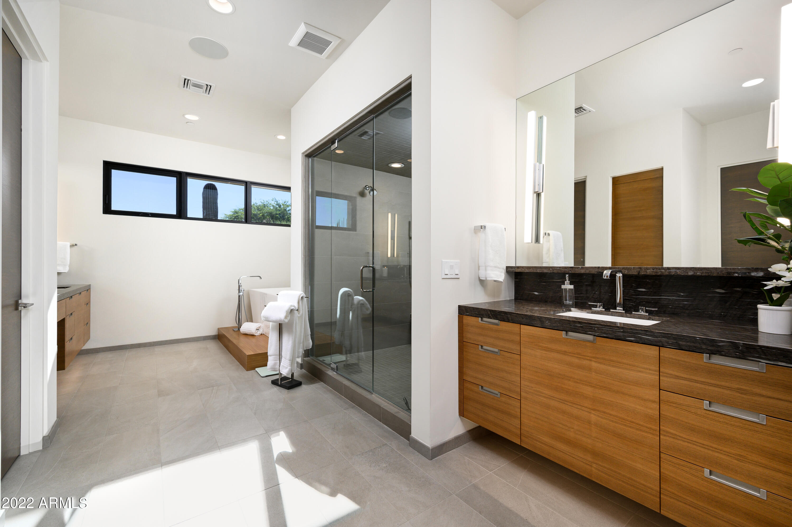WHISPER ROCK - Residential
