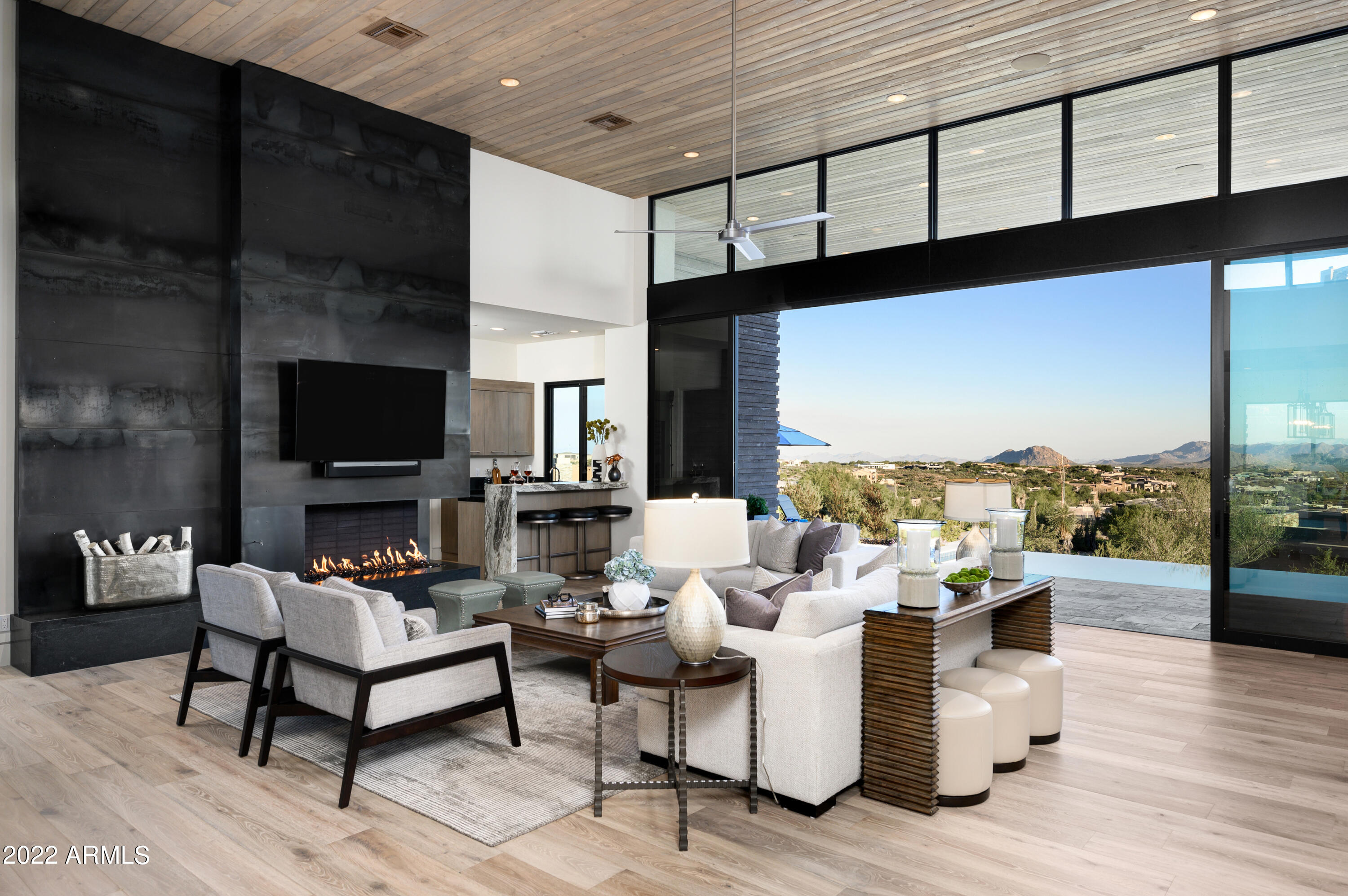 WHISPER ROCK - Residential