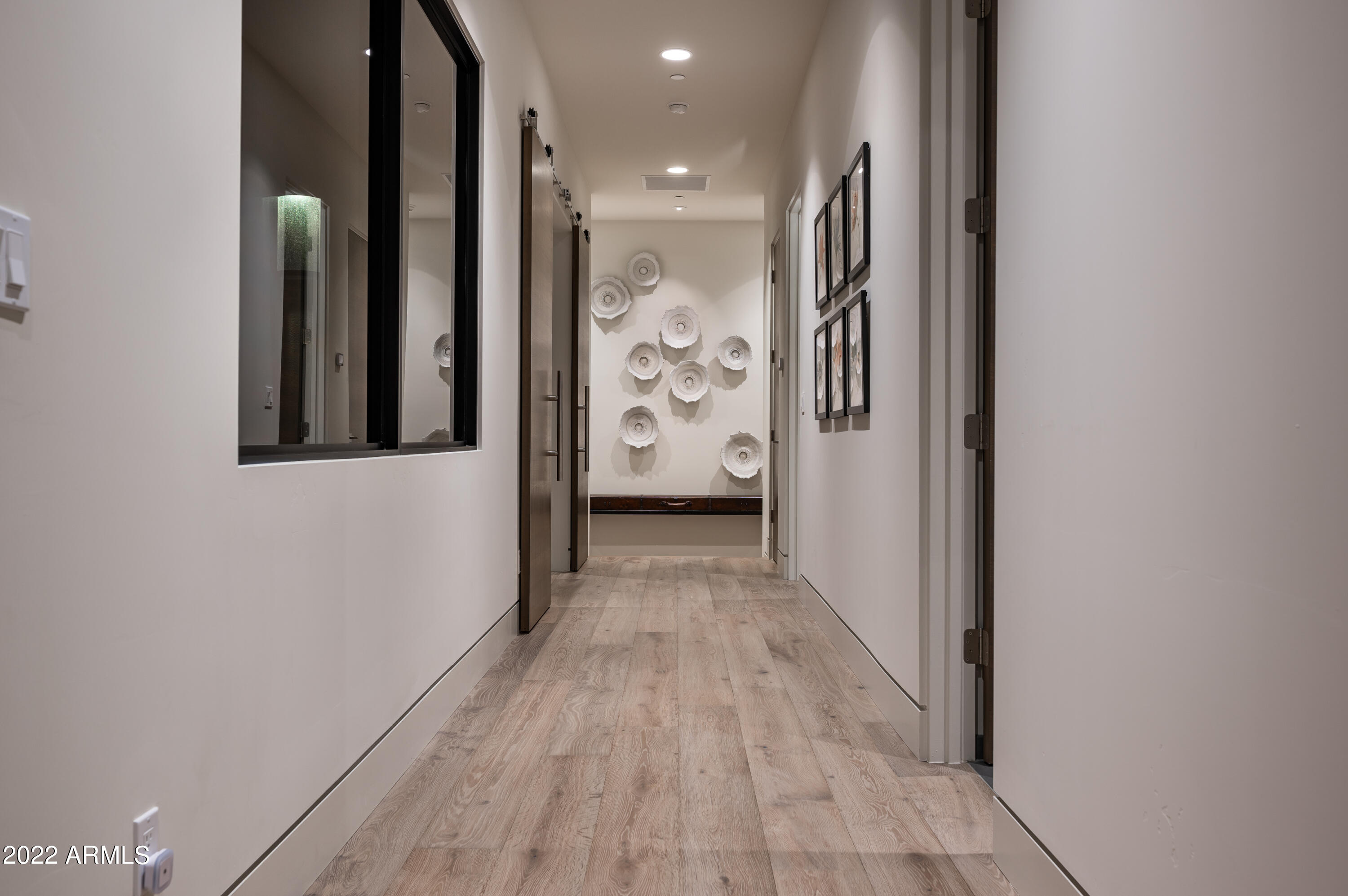 WHISPER ROCK - Residential