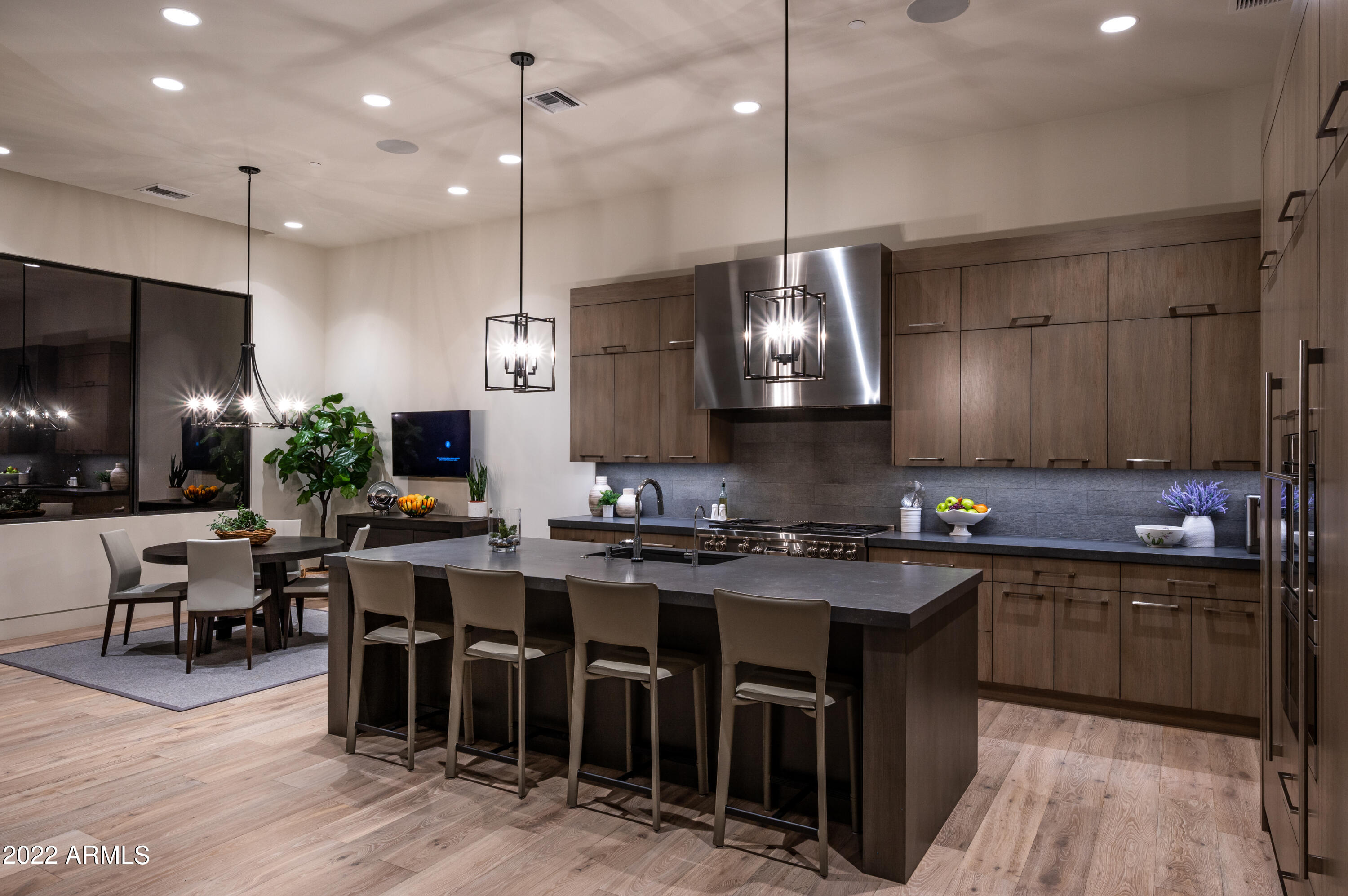 WHISPER ROCK - Residential