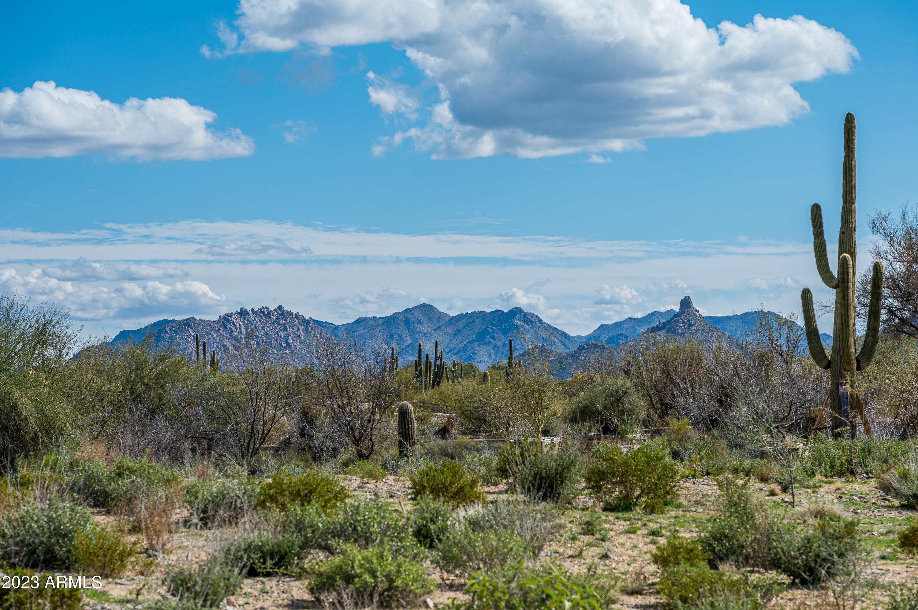 WHISPER ROCK - Residential
