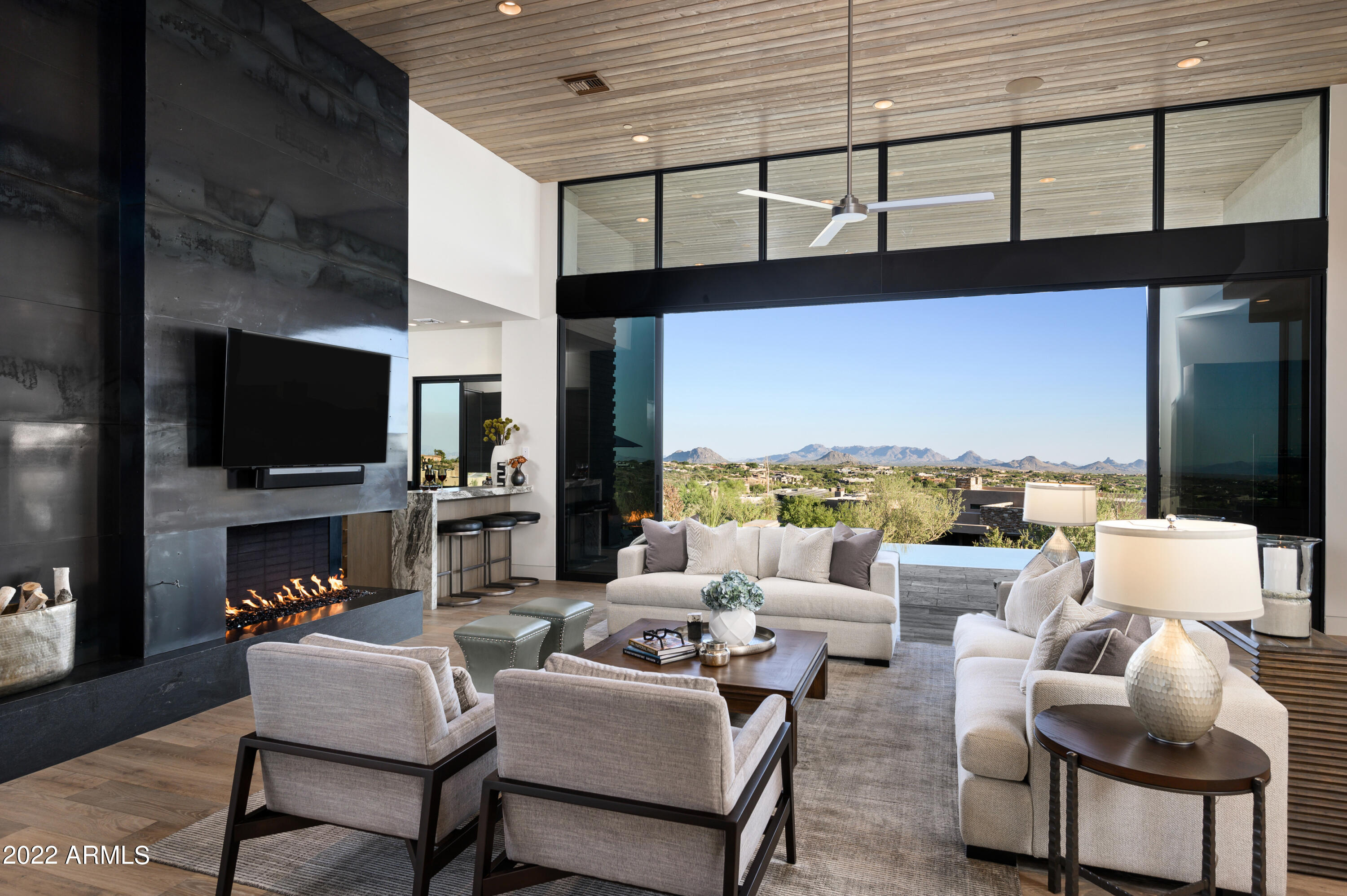 WHISPER ROCK - Residential
