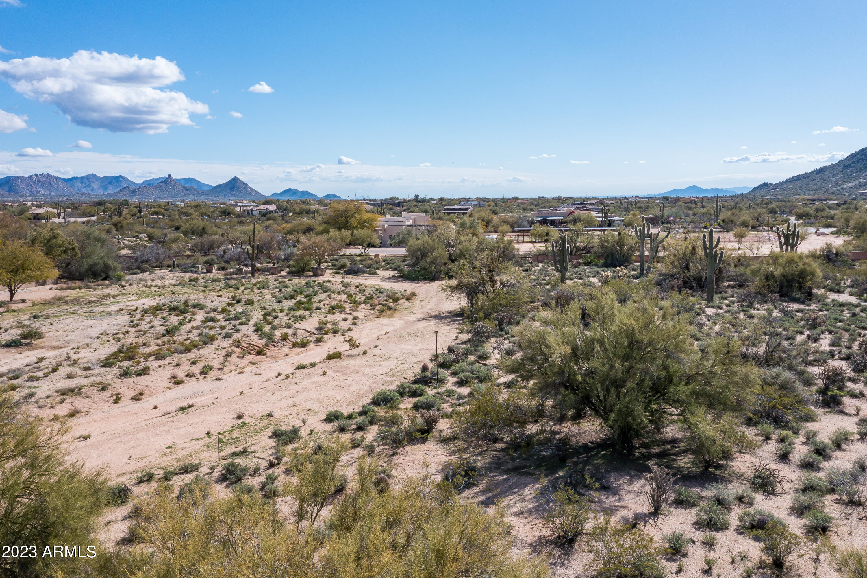 WHISPER ROCK - Residential