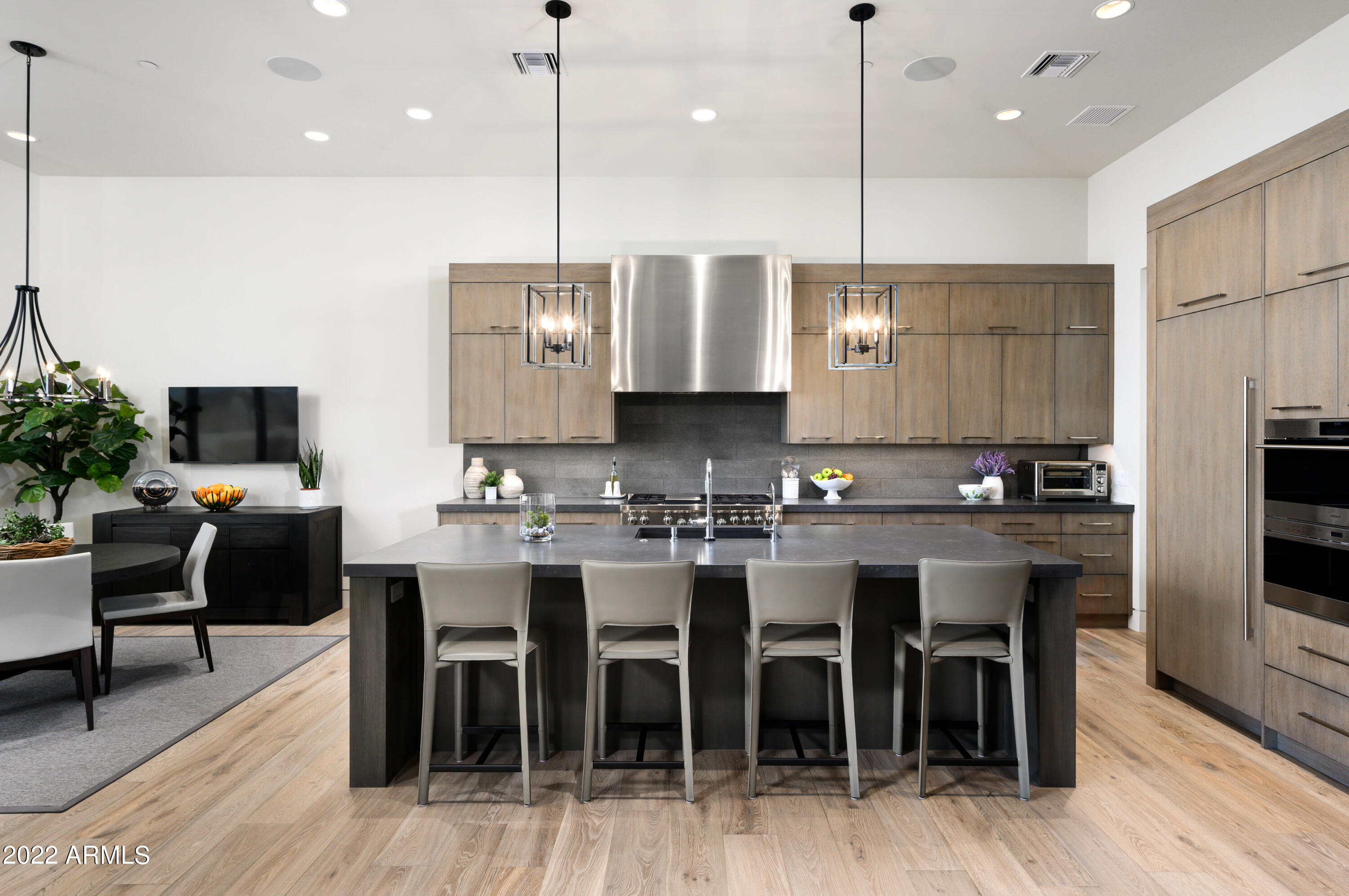 WHISPER ROCK - Residential