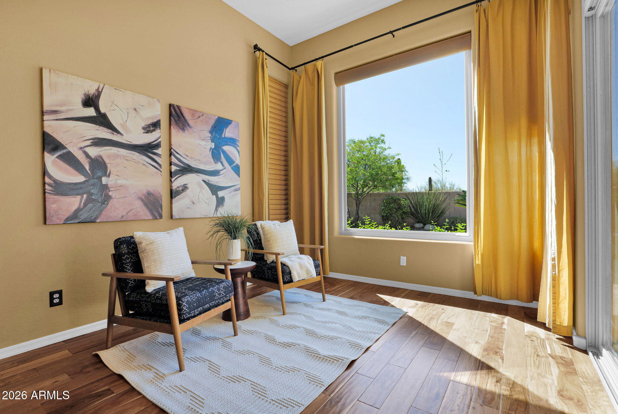LOS ALISOS - Residential