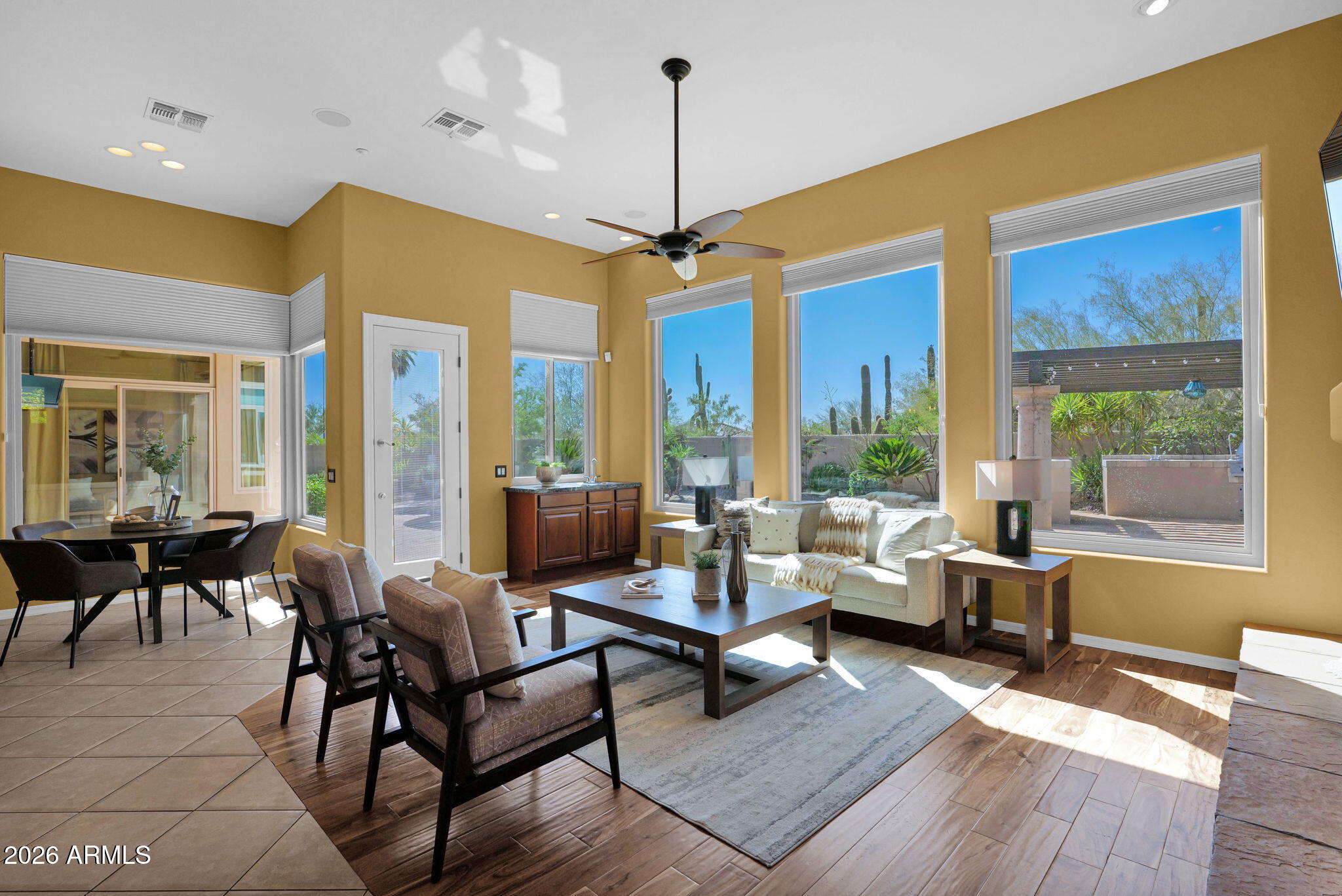 LOS ALISOS - Residential