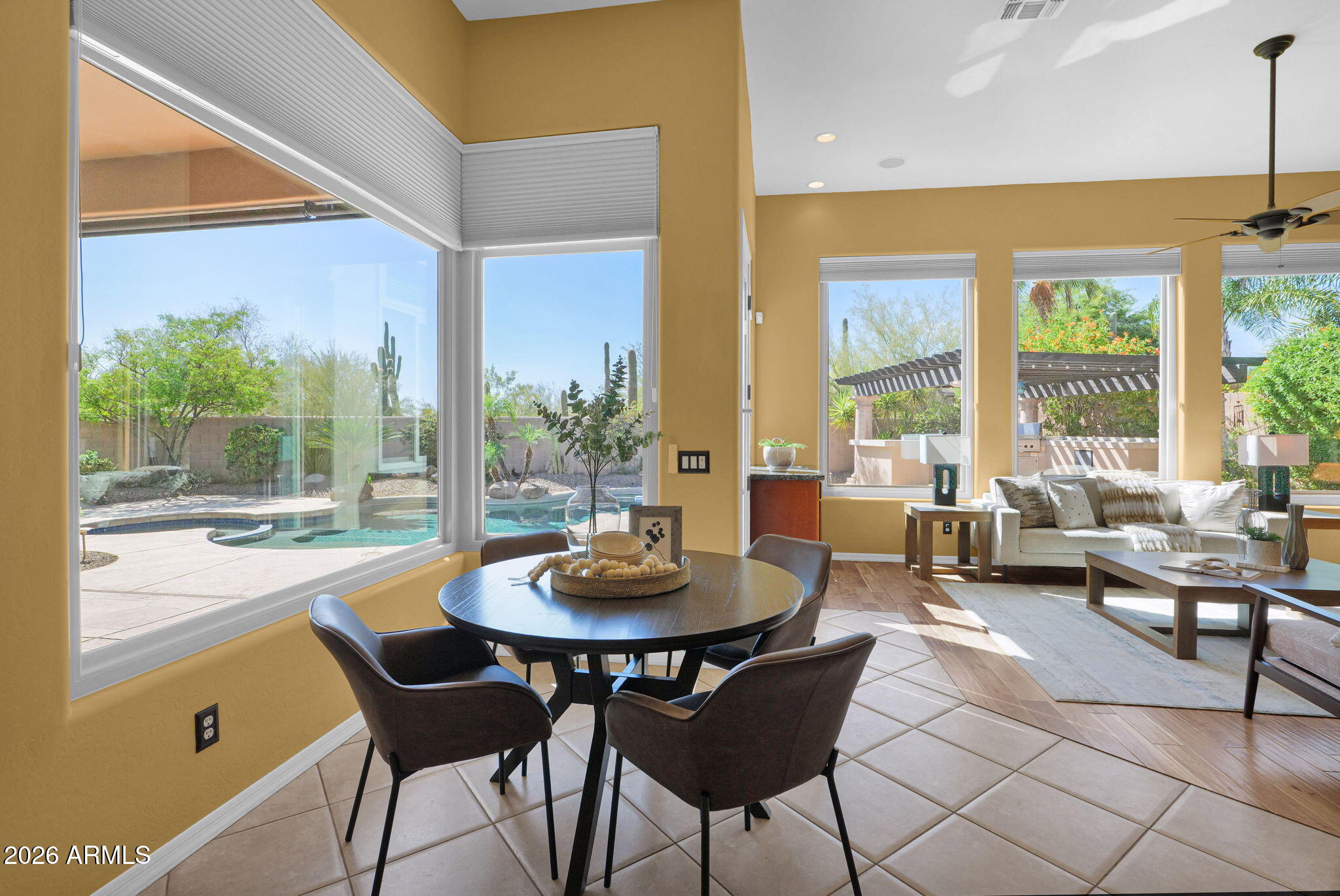 LOS ALISOS - Residential
