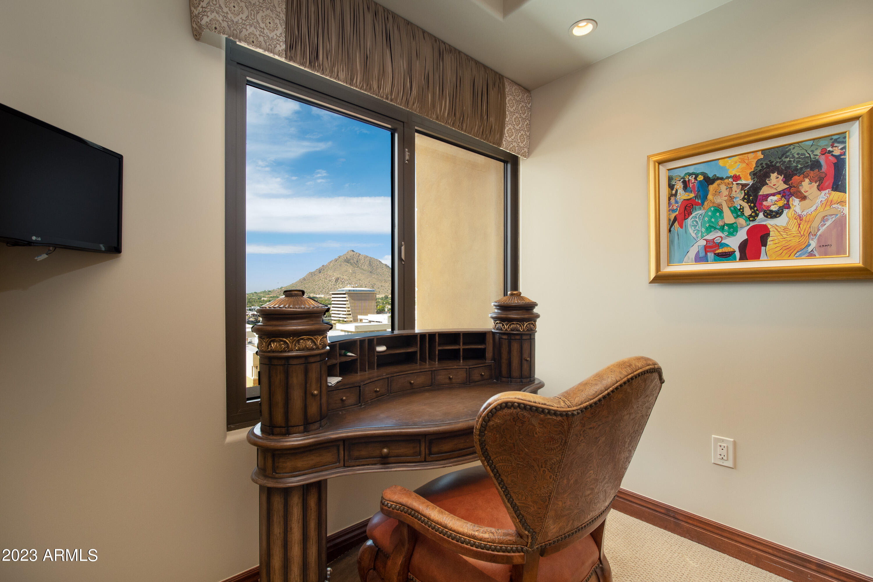 SCOTTSDALE WATERFRONT RESIDENCES CONDOMINIUM - Residential