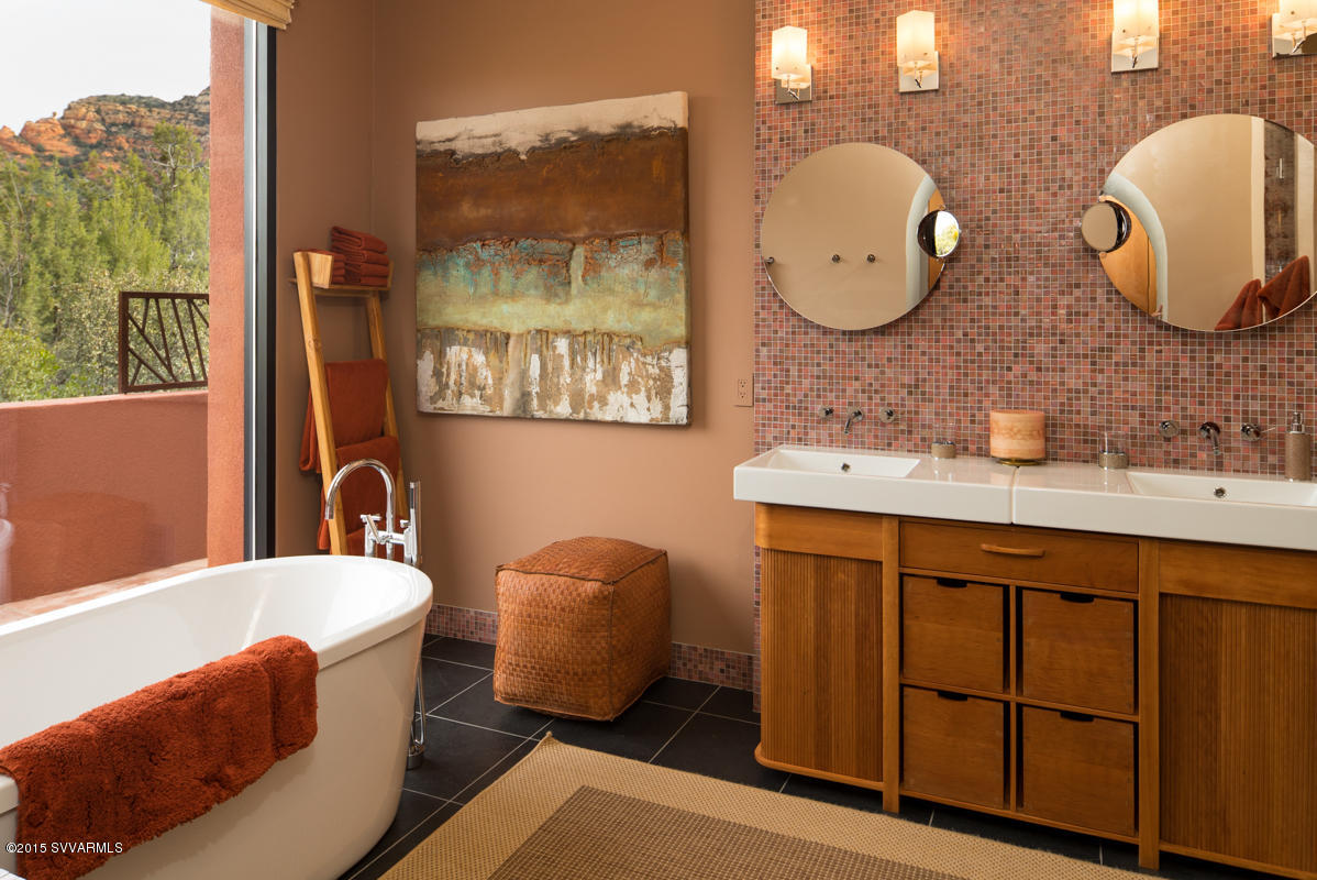 Est at Northslopes - Residential