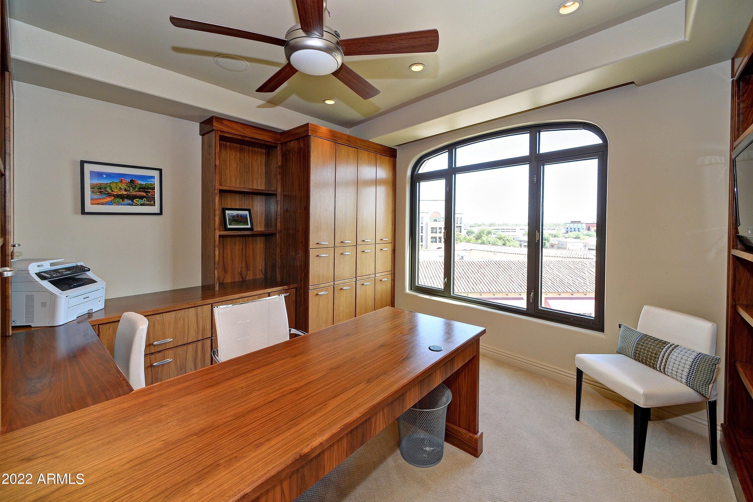 SCOTTSDALE WATERFRONT RESIDENCES - Residential