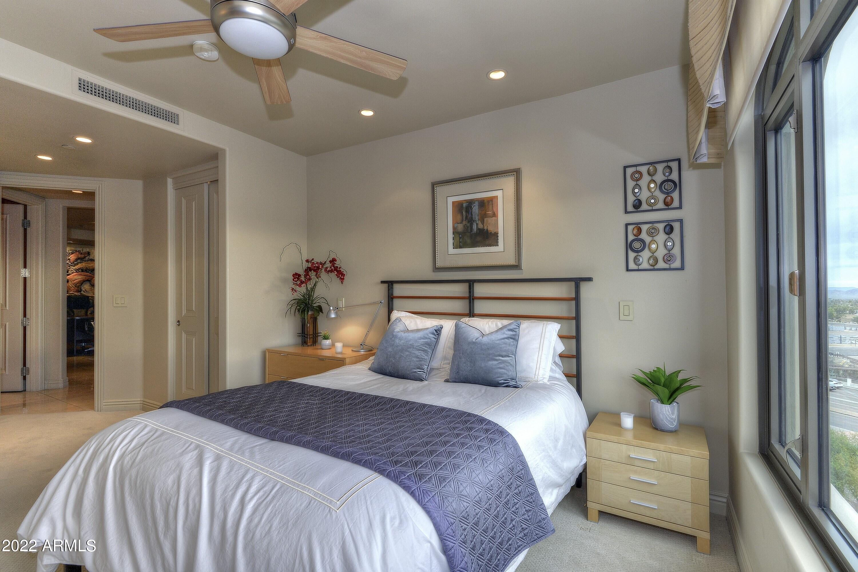 SCOTTSDALE WATERFRONT RESIDENCES - Residential