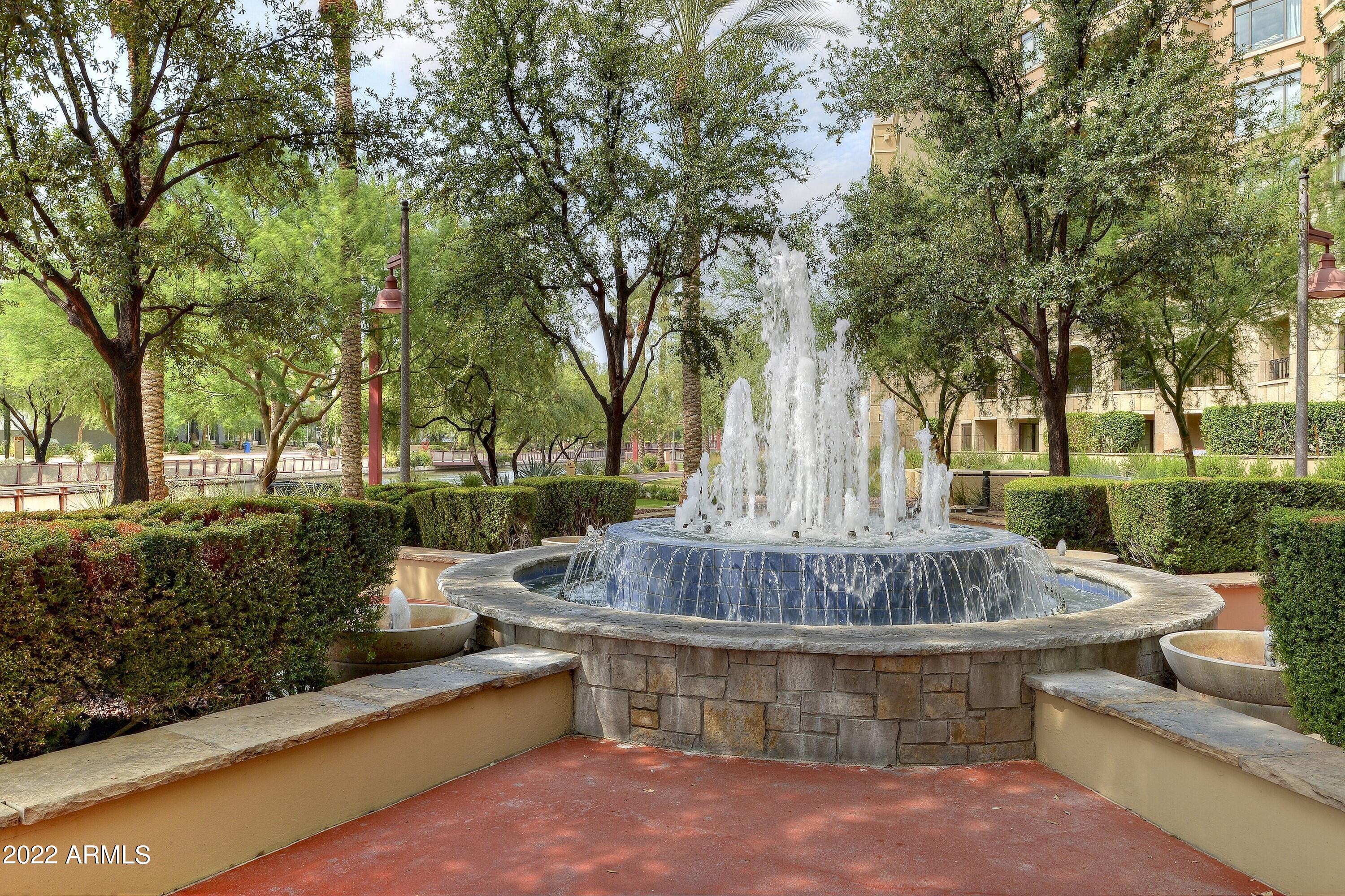 SCOTTSDALE WATERFRONT RESIDENCES - Residential