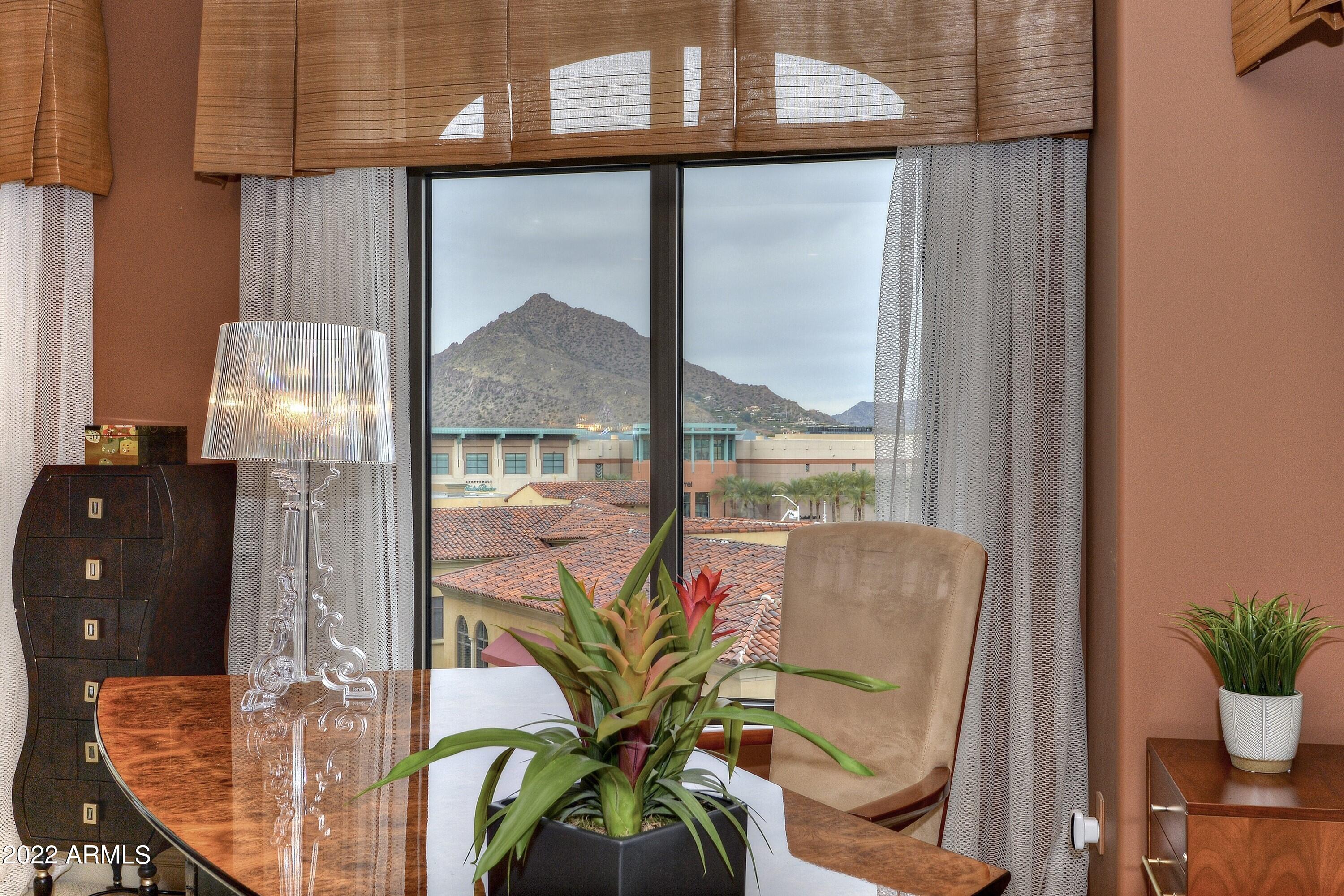 SCOTTSDALE WATERFRONT RESIDENCES - Residential