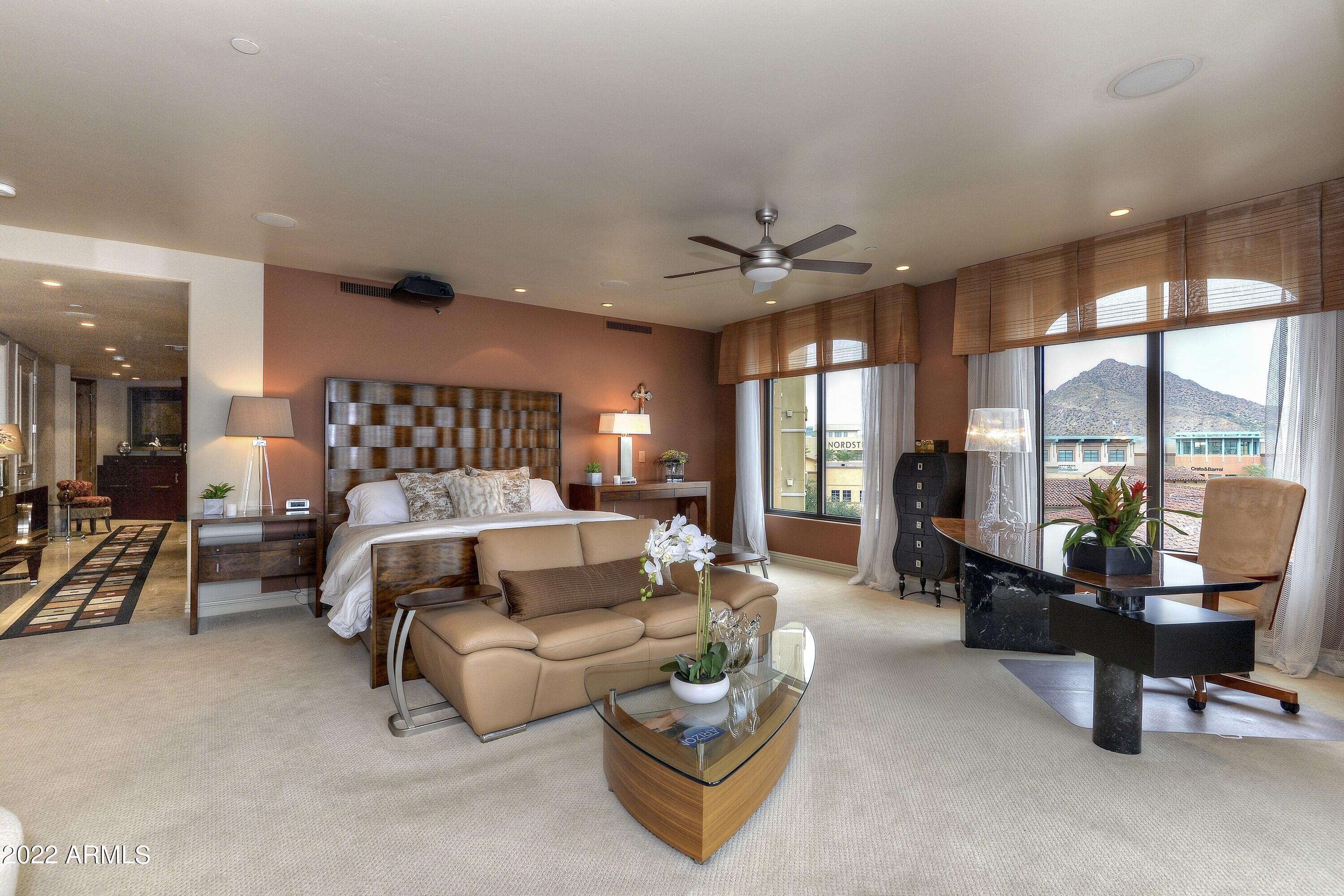 SCOTTSDALE WATERFRONT RESIDENCES - Residential