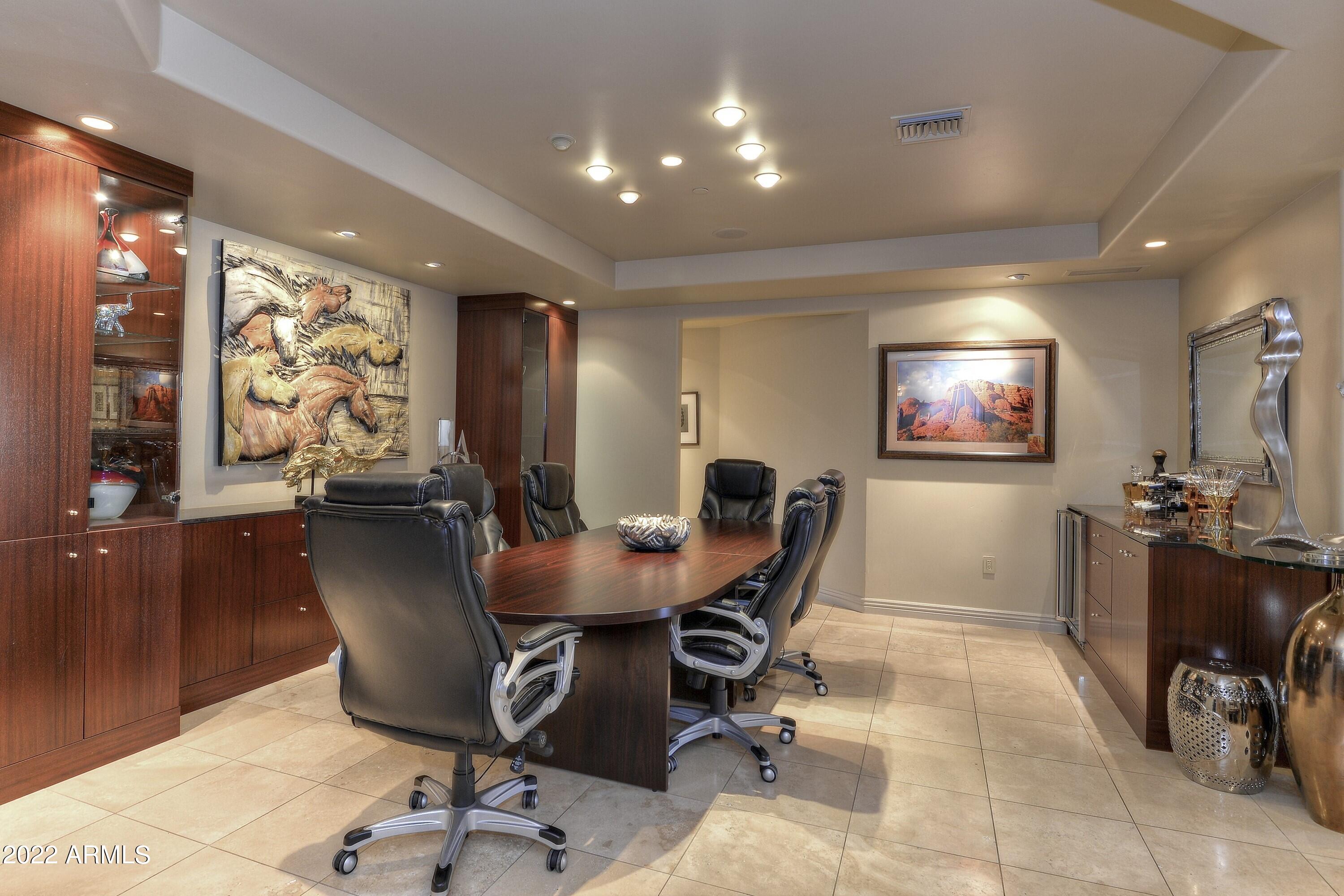 SCOTTSDALE WATERFRONT RESIDENCES - Residential