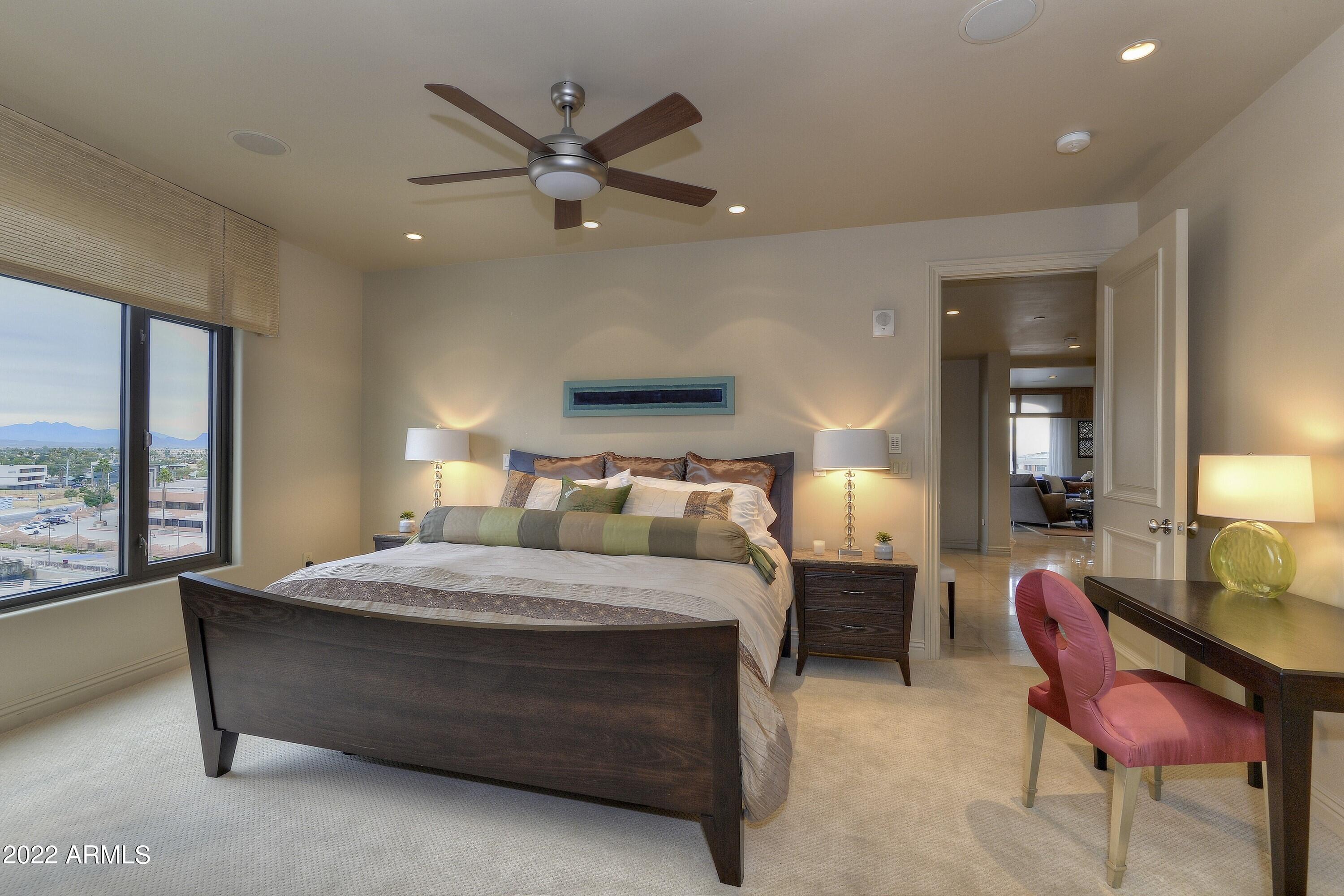 SCOTTSDALE WATERFRONT RESIDENCES - Residential